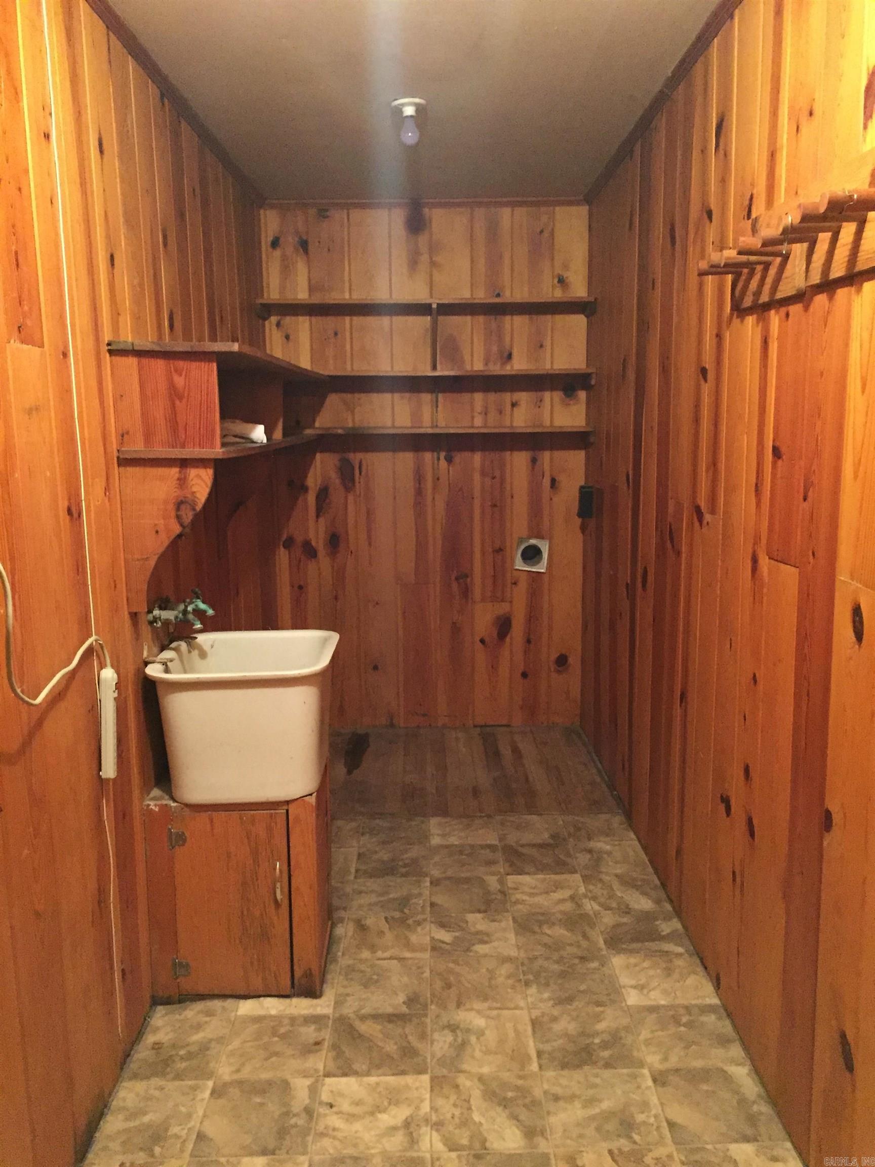 Lake Shore - Residential Lease