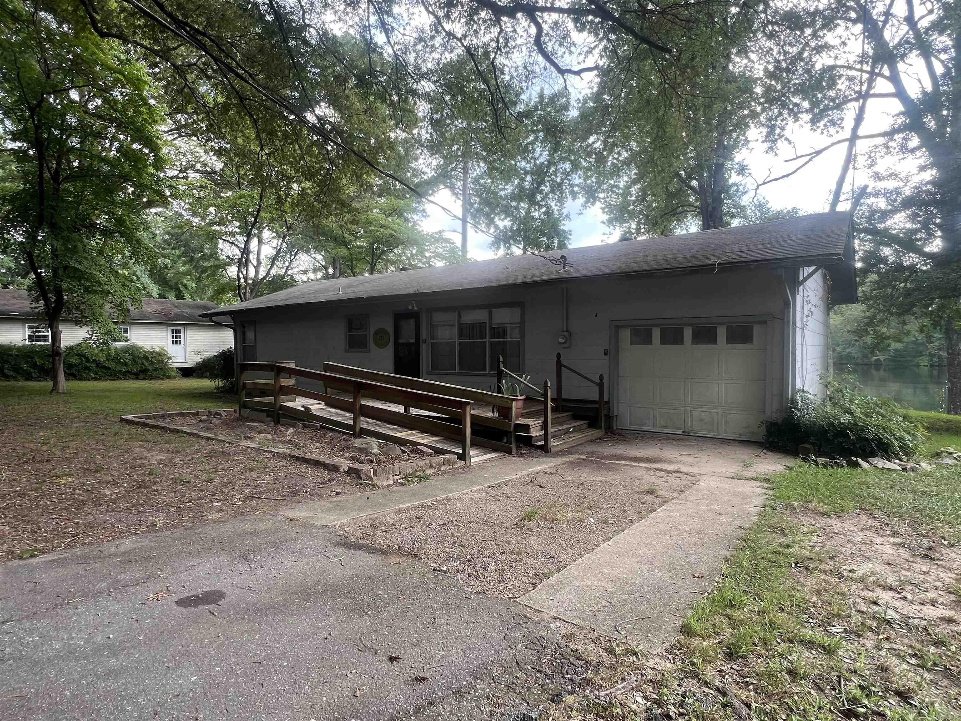 Lake Shore - Residential Lease