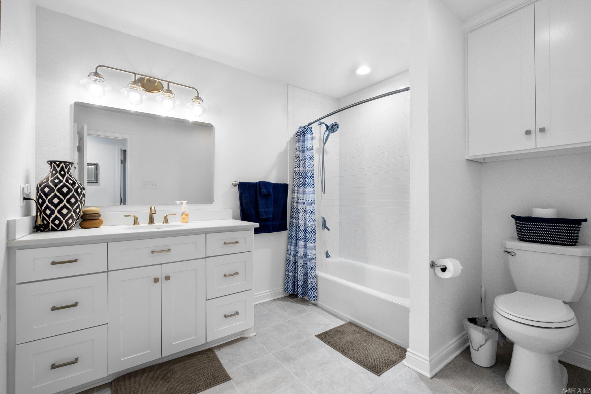 ARBOR OAKS - Residential