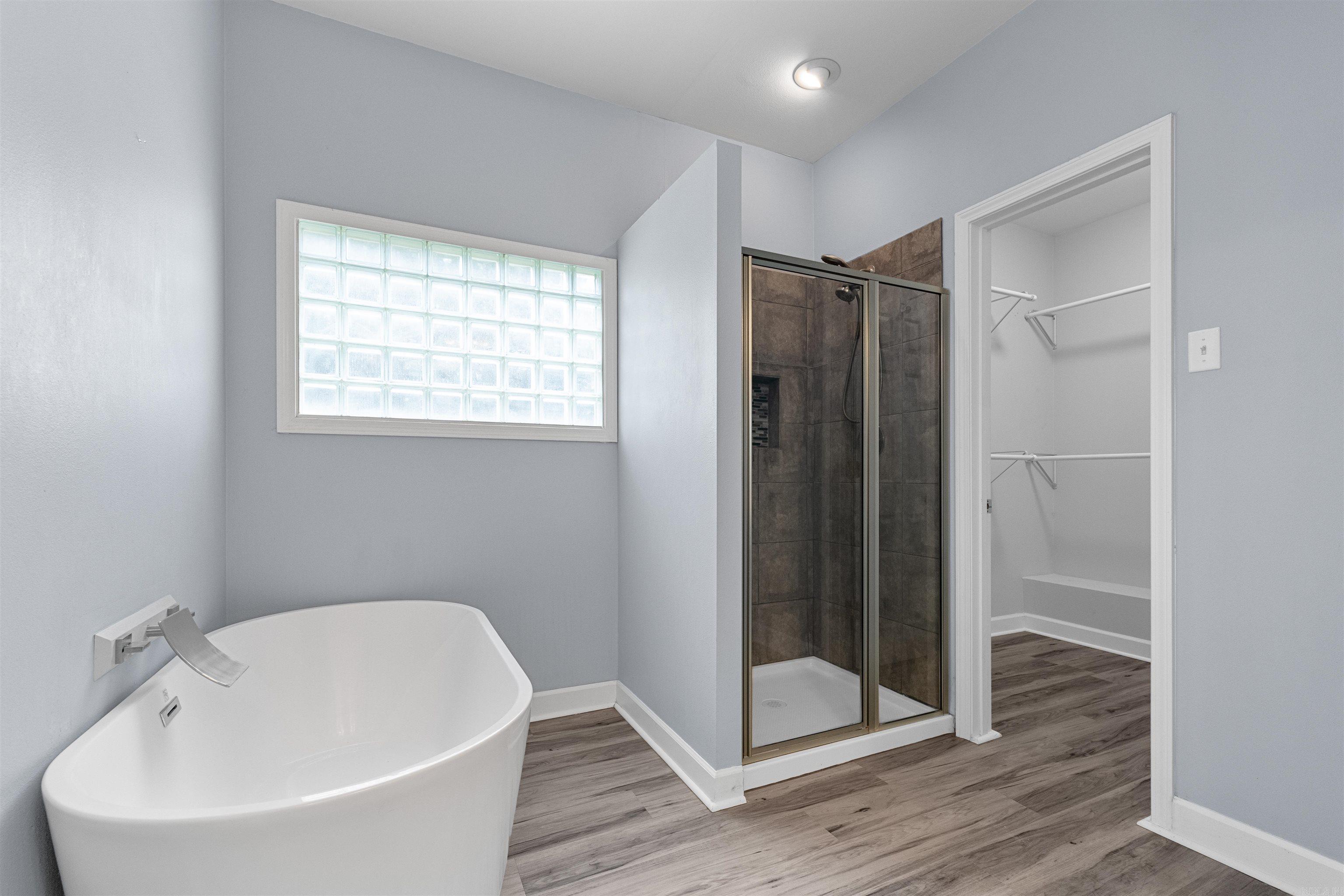 AUSTIN CREEK EST - Residential