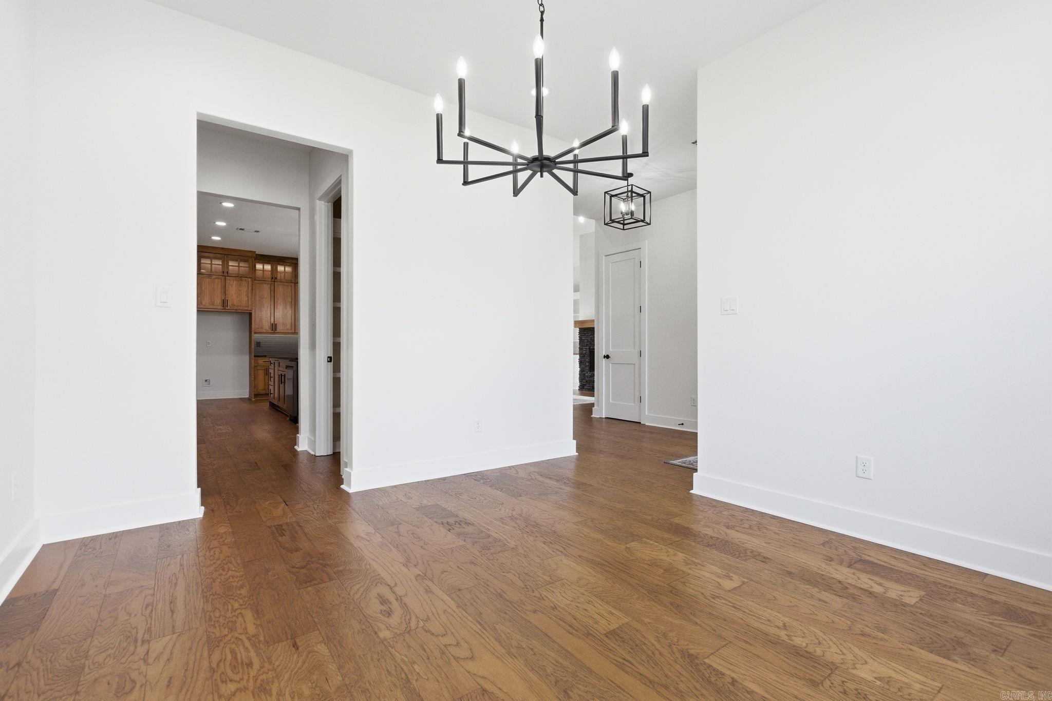 AVILLA MANOR - Residential