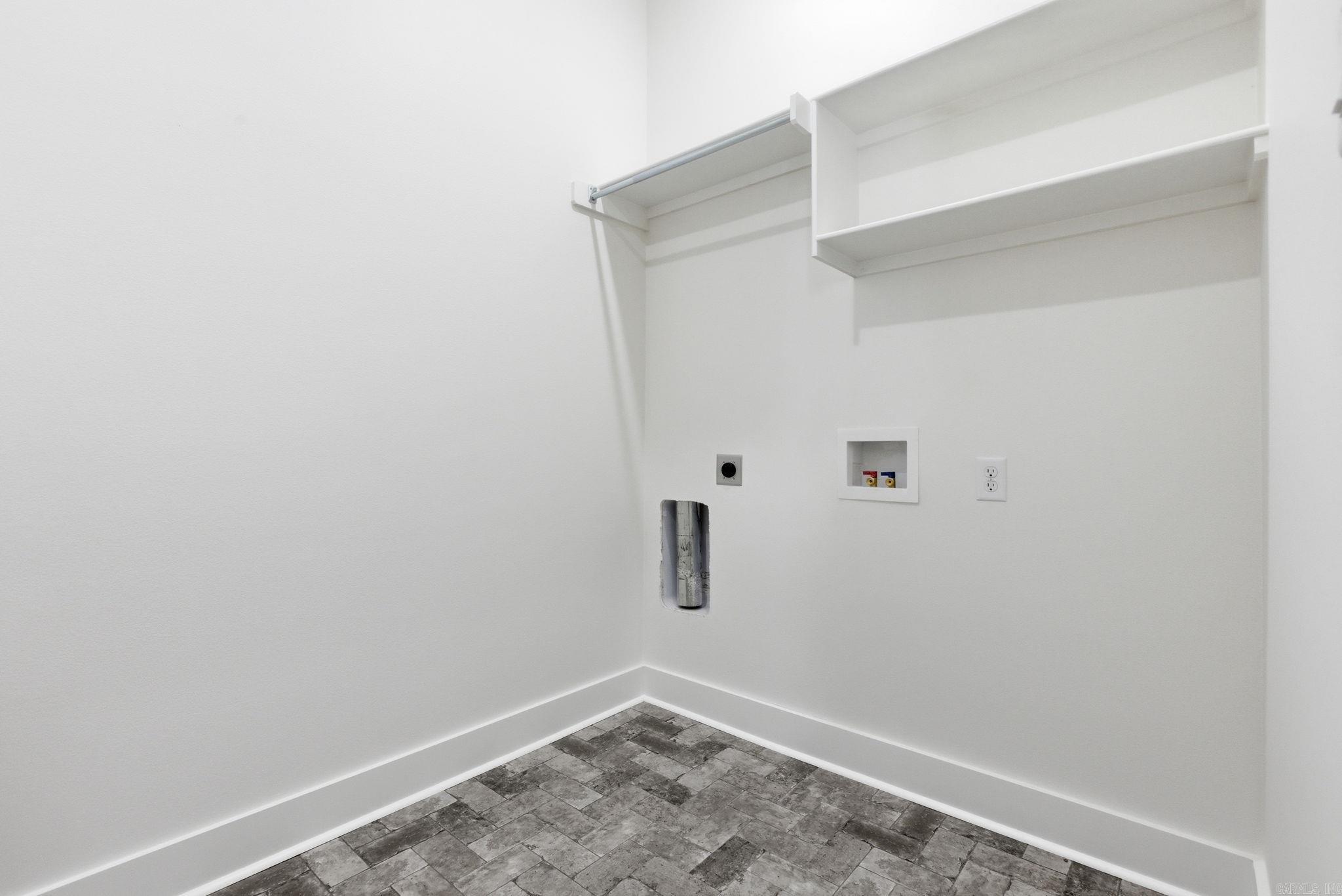 AVILLA MANOR - Residential