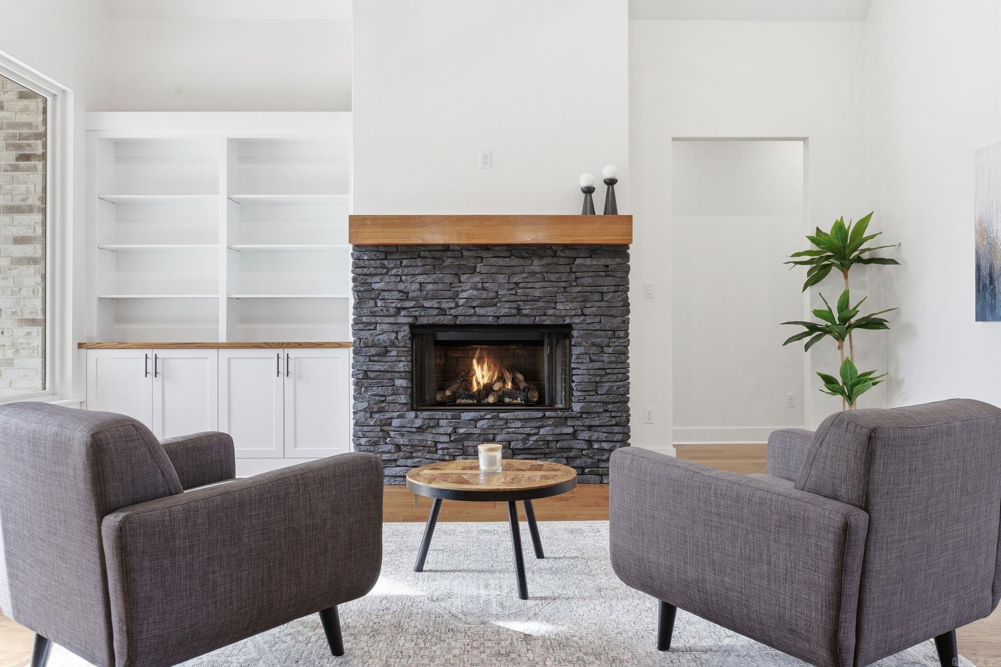 AVILLA MANOR - Residential