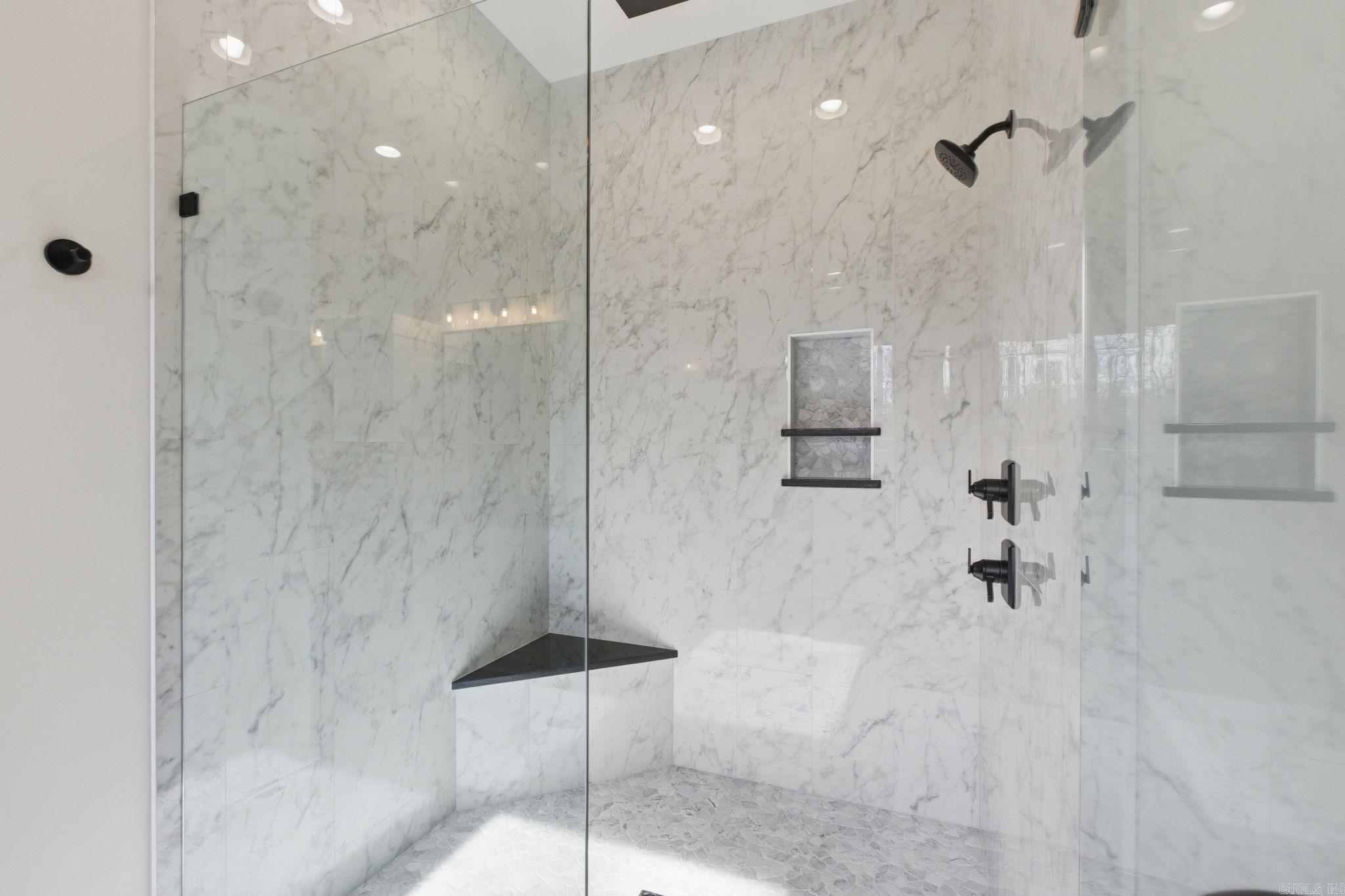 AVILLA MANOR - Residential