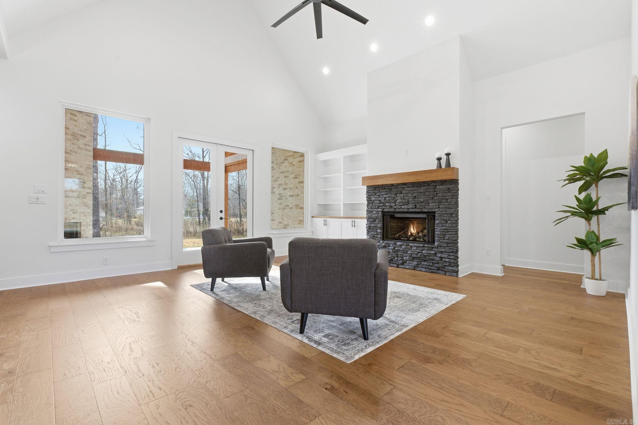 AVILLA MANOR - Residential