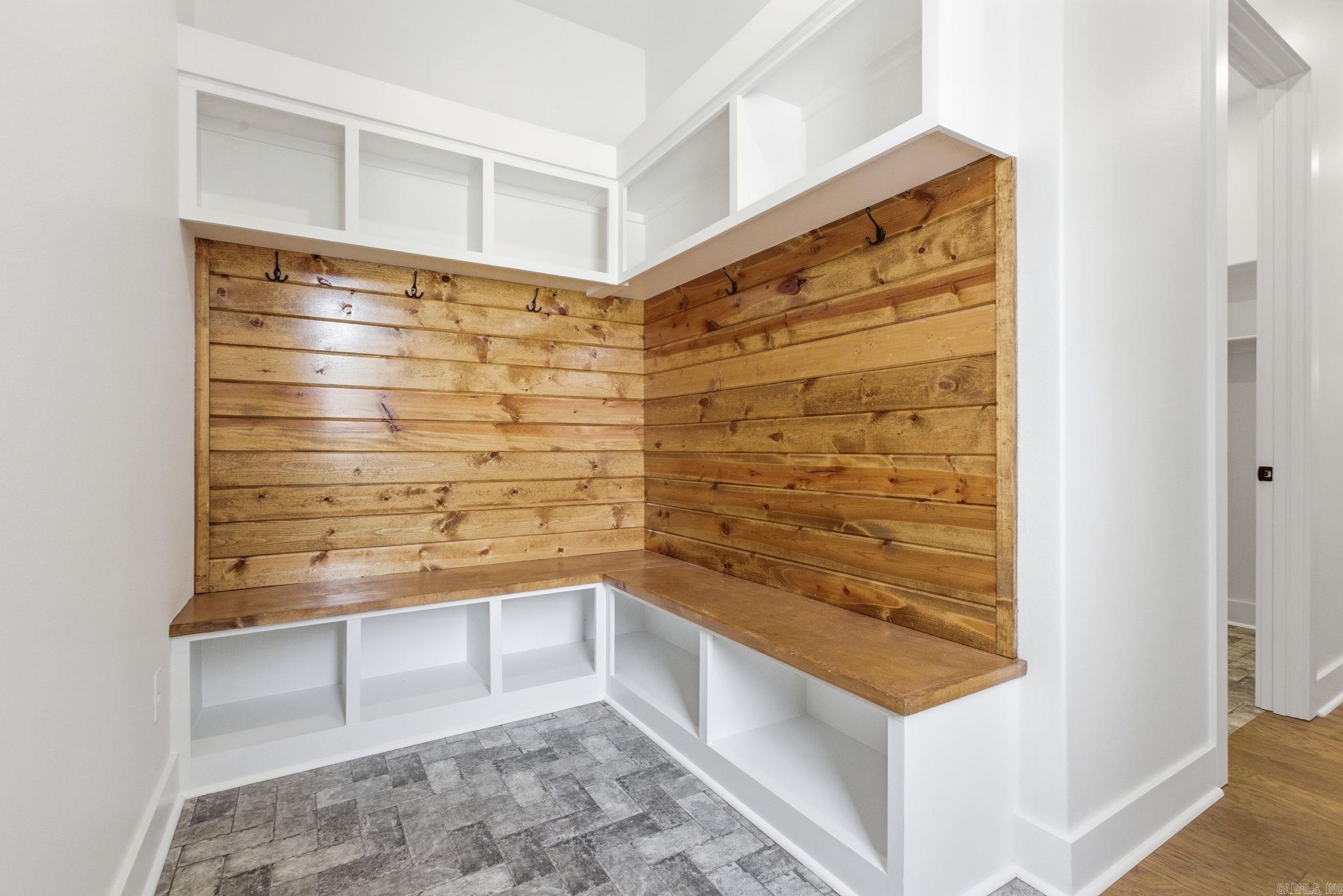 AVILLA MANOR - Residential