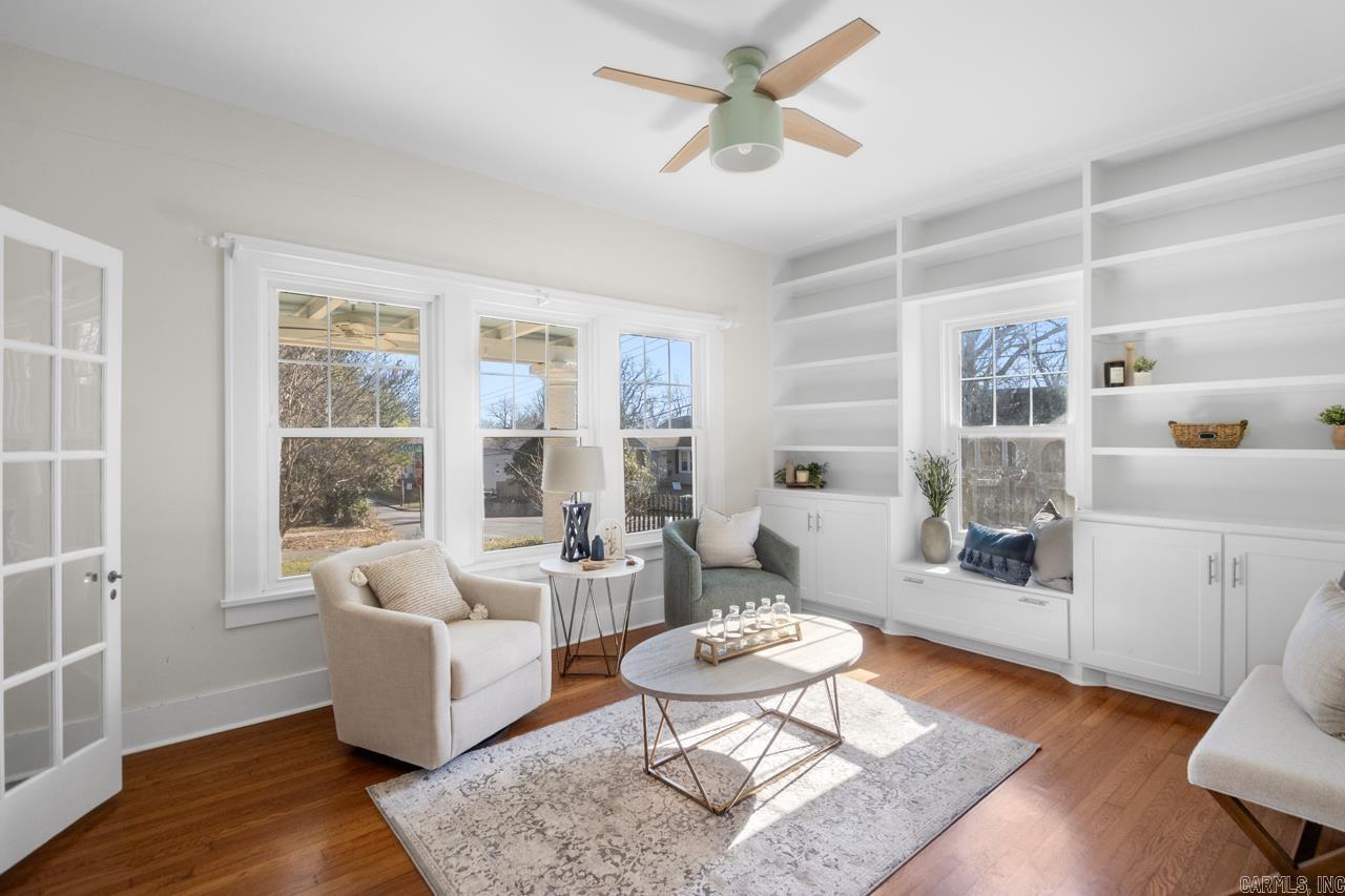 COLONIAL COURT - Residential