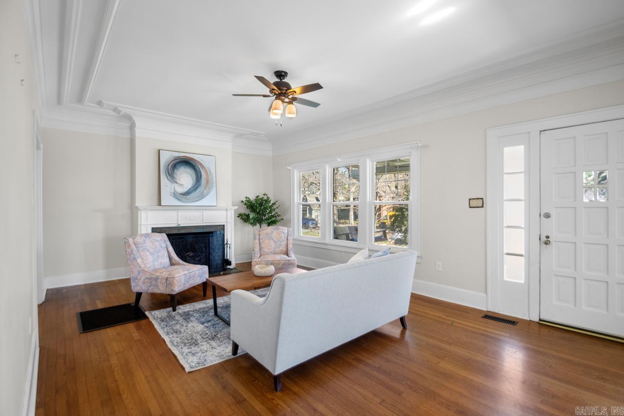 COLONIAL COURT - Residential