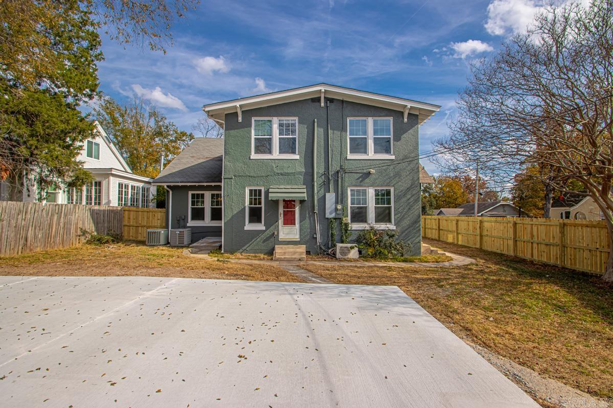 COLONIAL COURT - Residential