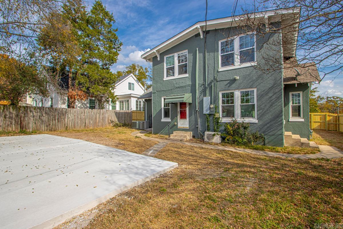 COLONIAL COURT - Residential