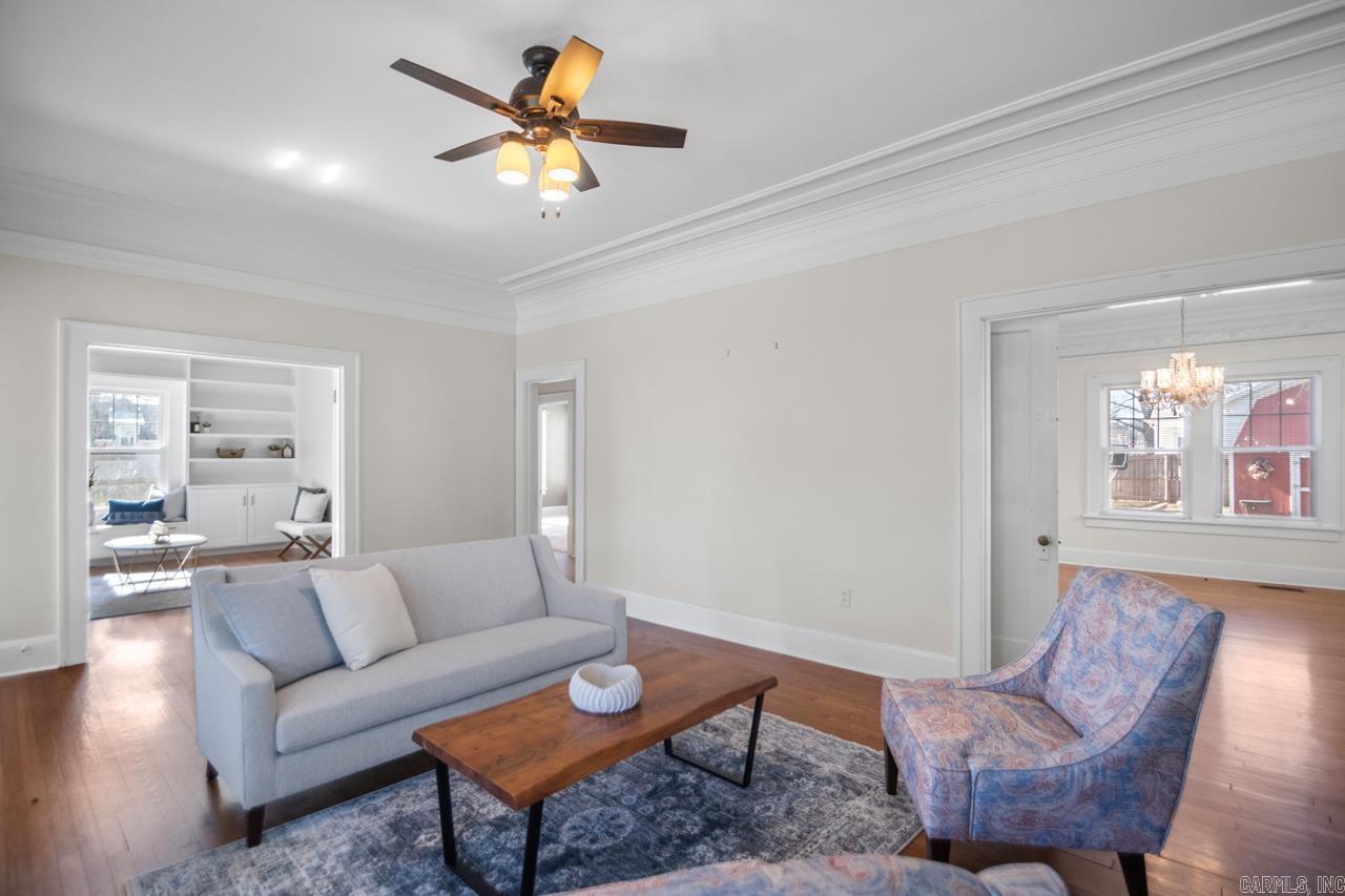 COLONIAL COURT - Residential