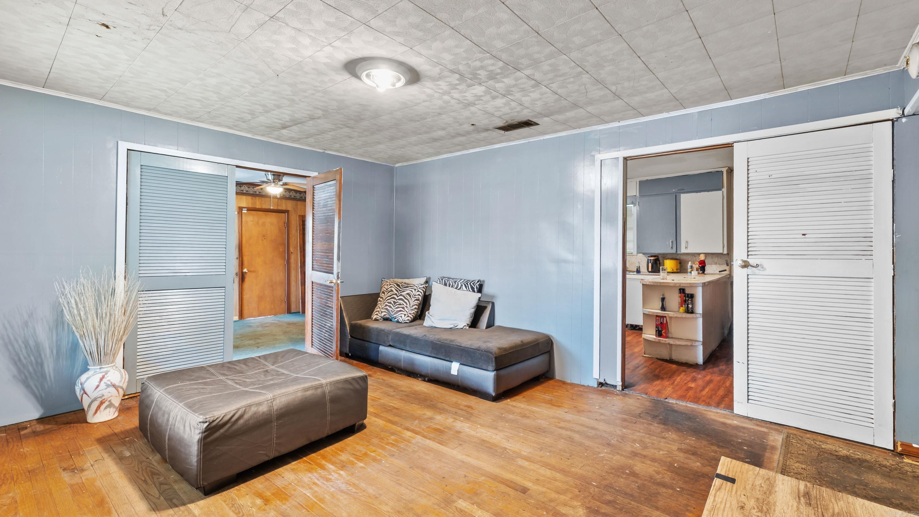 TEXARKANA LOAN & TRUST - Residential