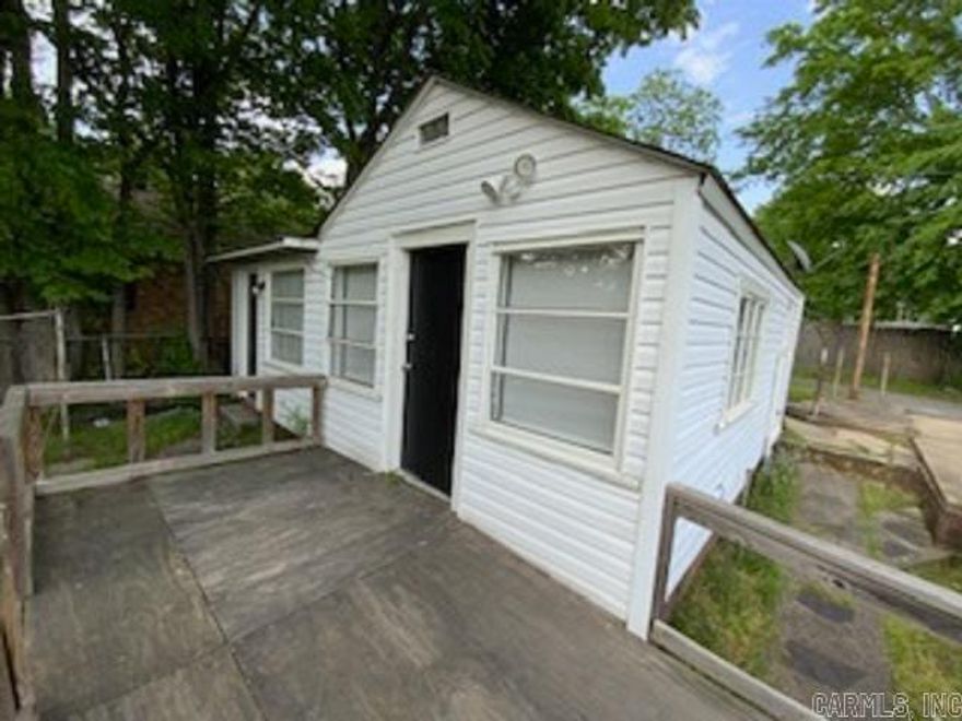 Great 1BD studio apartment in downtown Little Rock conveniently close to SOMA.   Our leases are for two years with a 3% increase after the first year and income has to be three times the amount of rent unless you have a housing voucher.