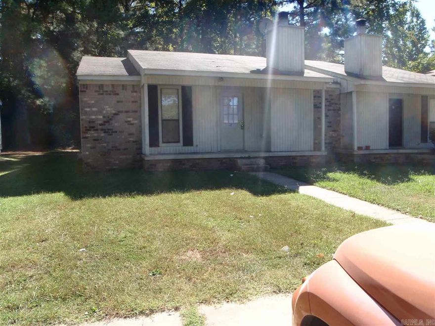 See Show/Agent Eat in Kitchen is furnished with fridge, elec stove, dishwasher & disposal. Washer & electric Dryer connections located in separate utility room Inc: CH/A, ceiling fans, wood burning fireplace, lots cabinets, BRAND NEW CARPET, Brick and siding exterior, nice front porch, ceiling fans, lots closets, blinds Convenient: Area Shopping & Restaurants, LRAFB, I67/167 No Pets