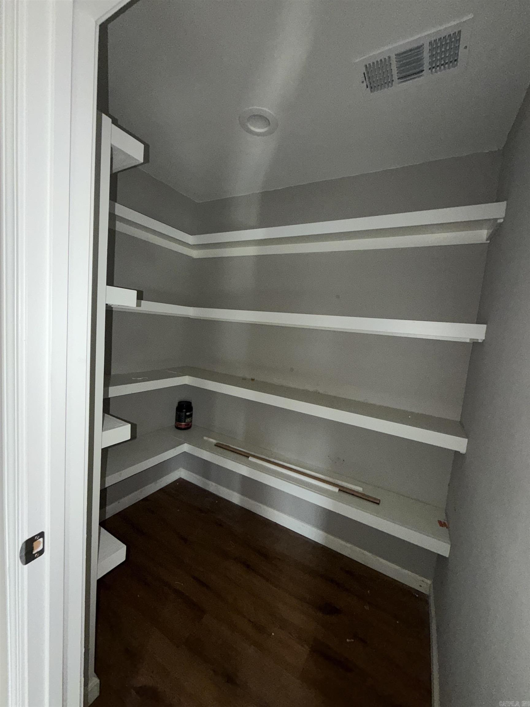 ARCHWOOD MANOR - Residential