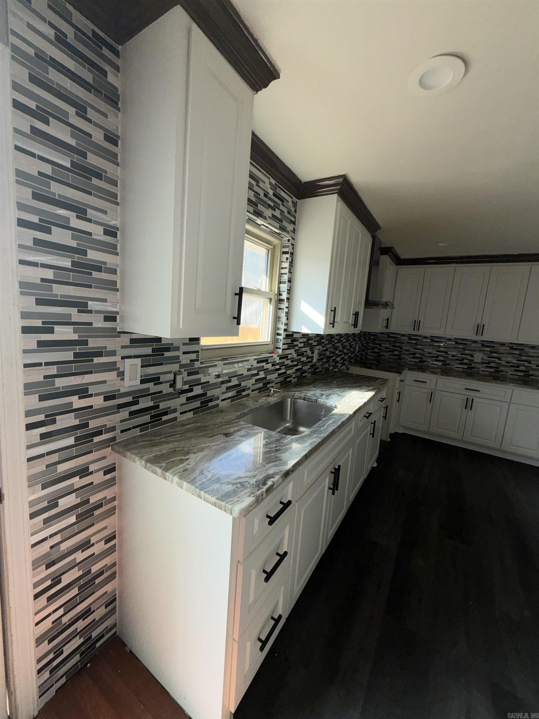 ARCHWOOD MANOR - Residential