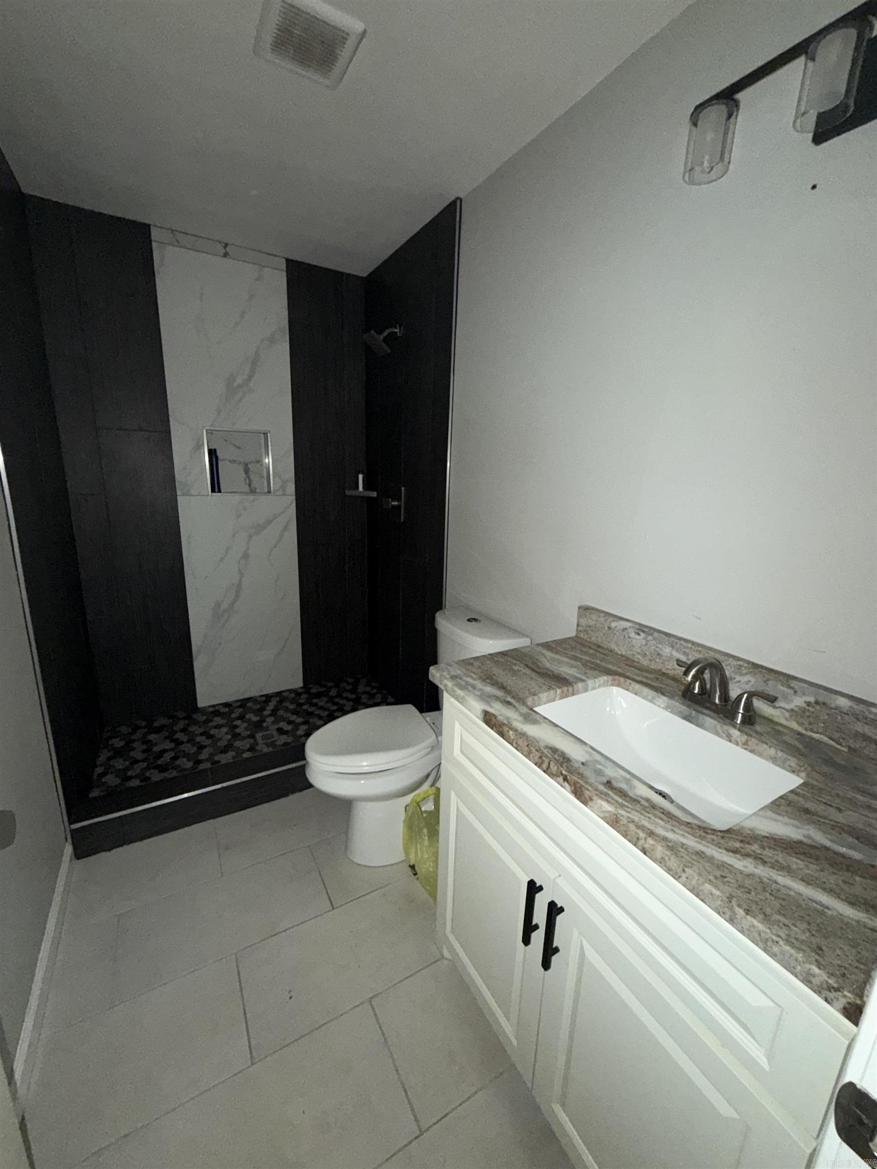 ARCHWOOD MANOR - Residential