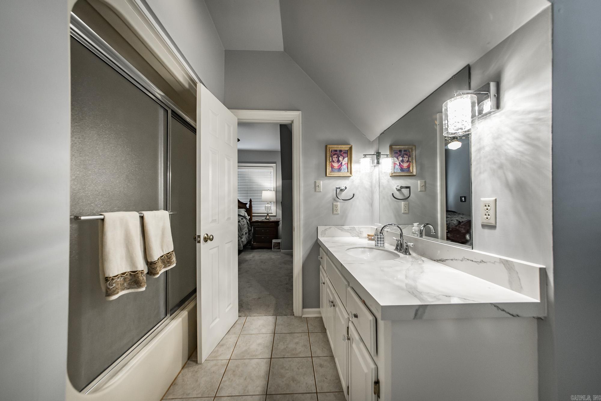 SHADY GROVE - Residential