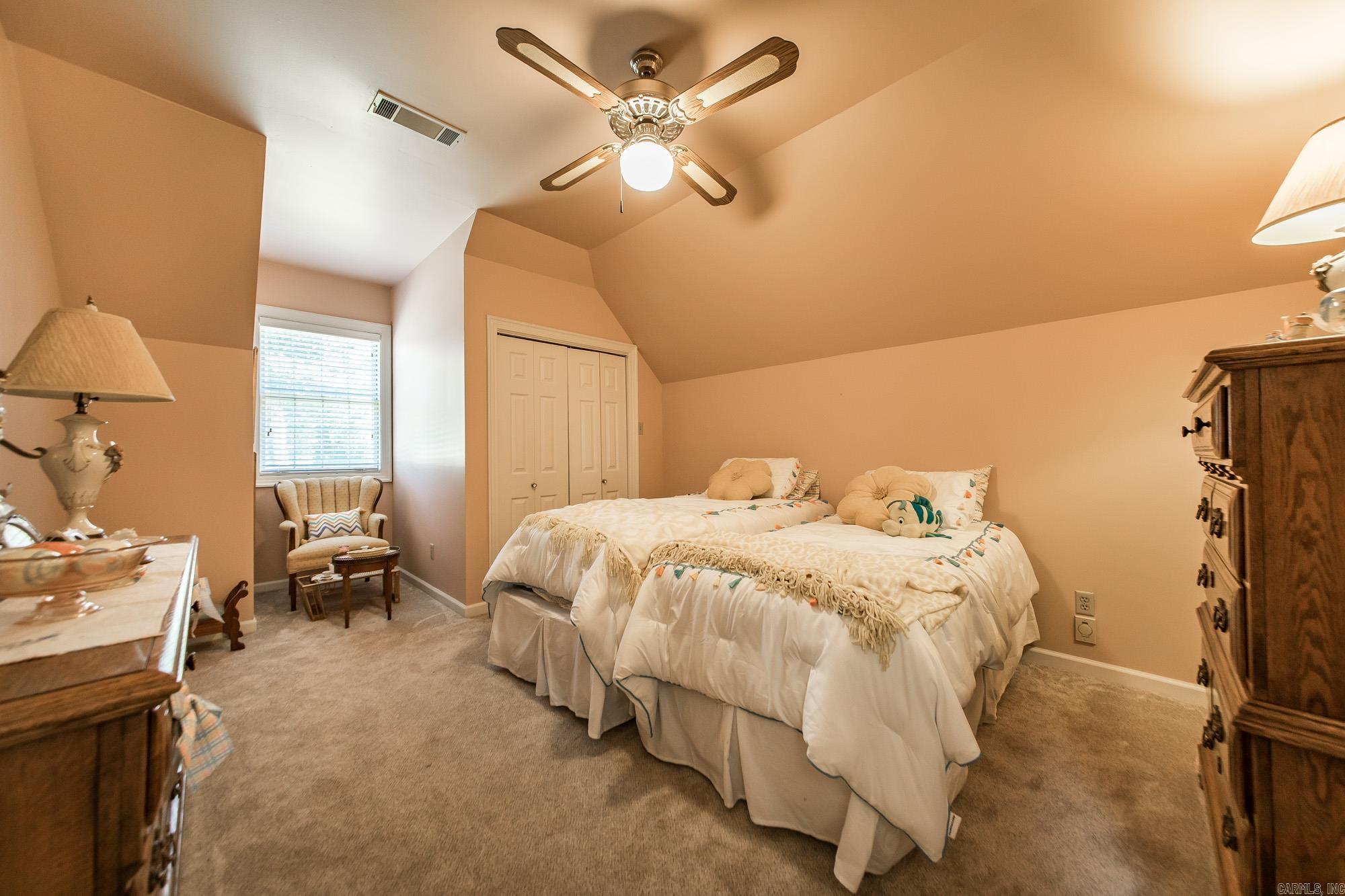 SHADY GROVE - Residential