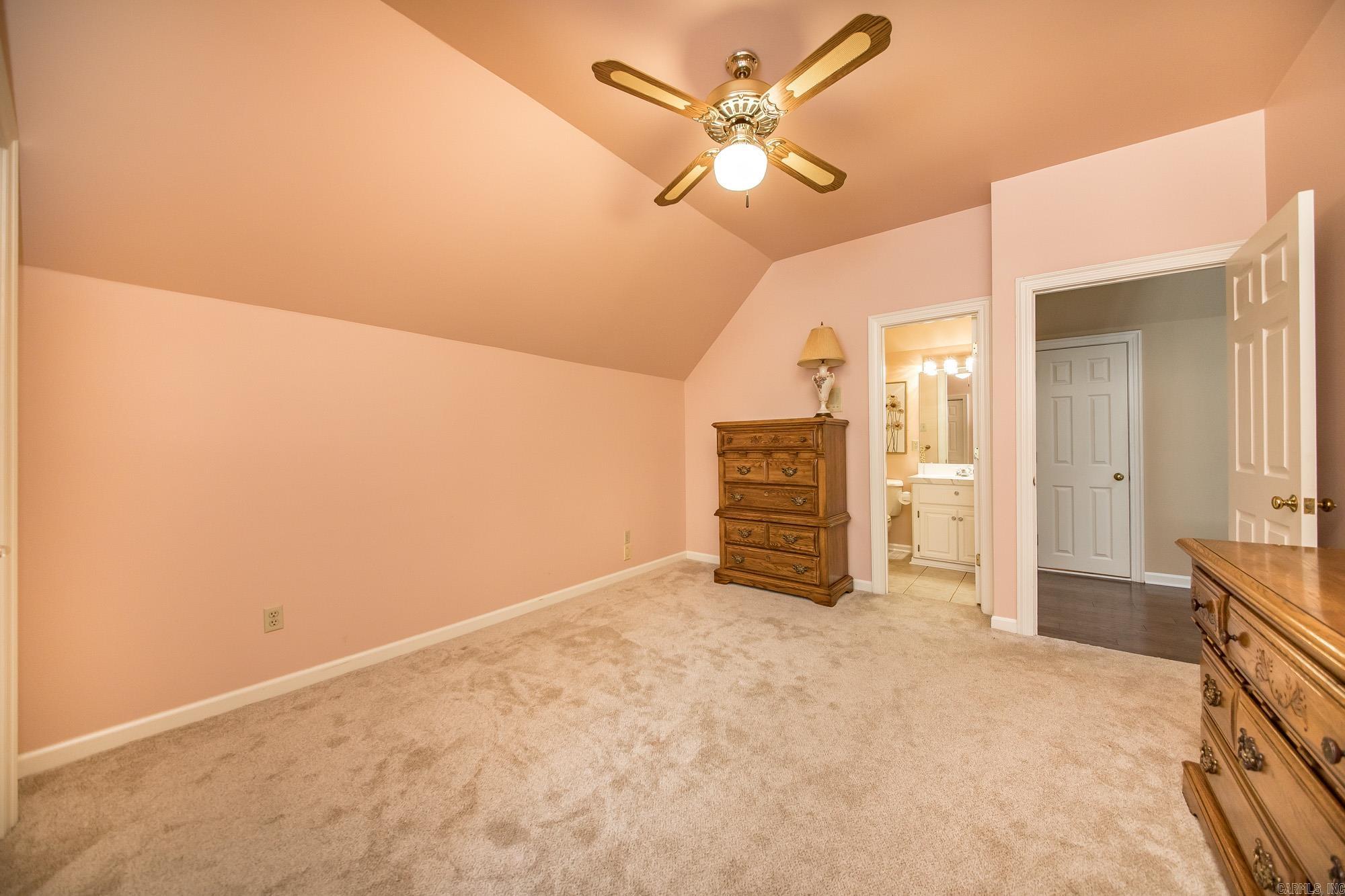 SHADY GROVE - Residential