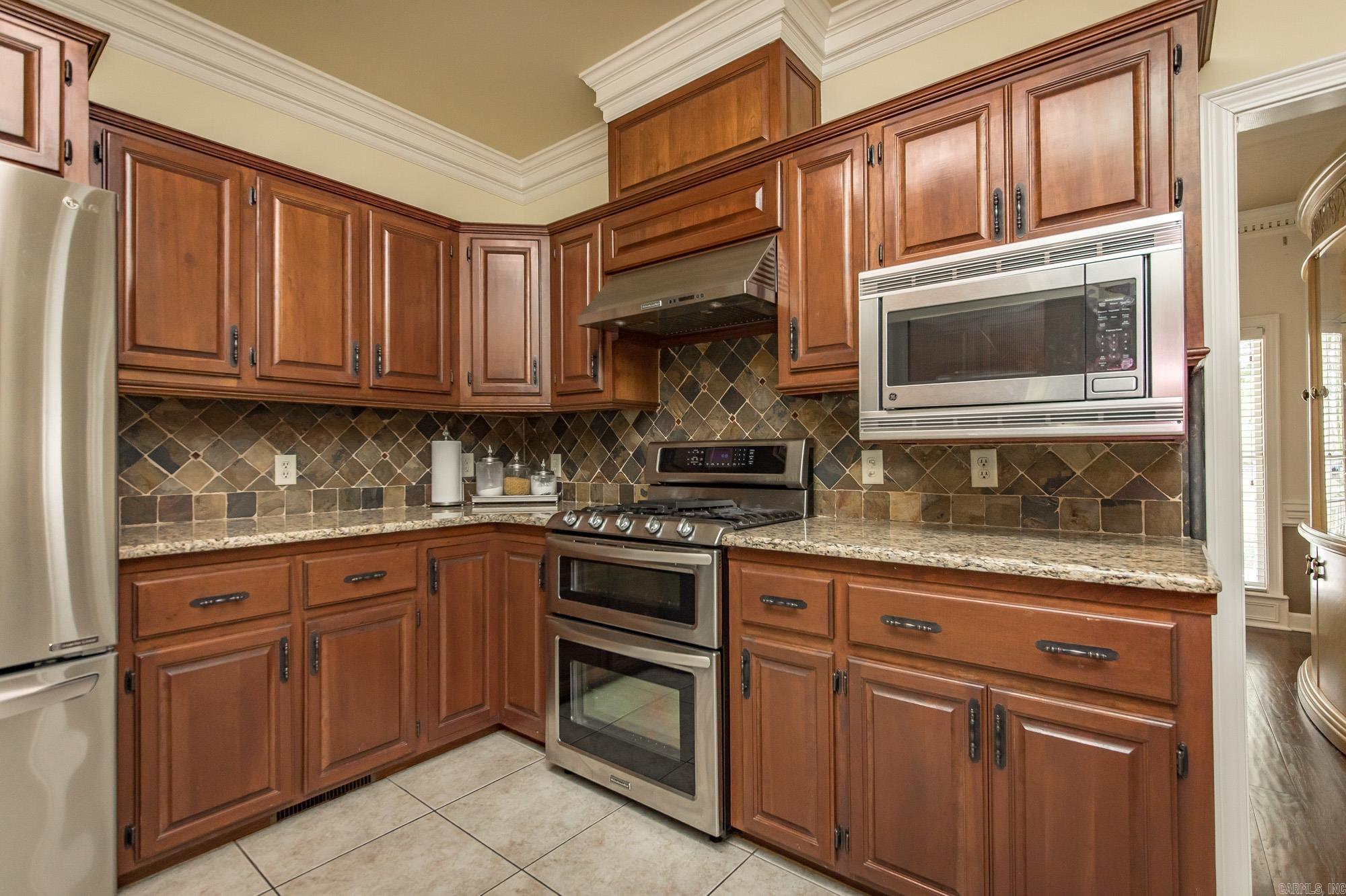 SHADY GROVE - Residential