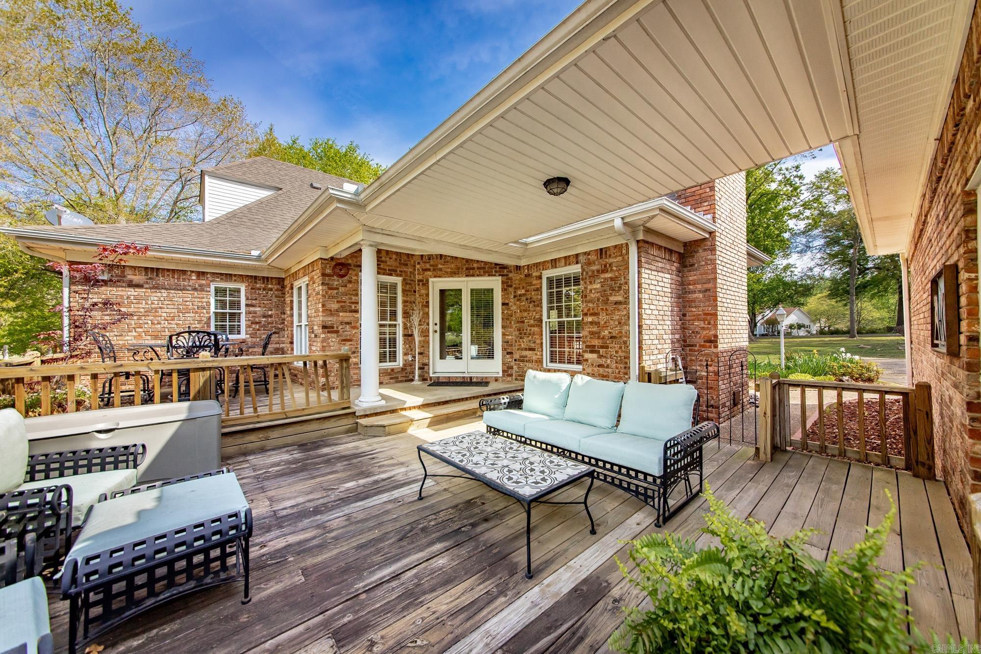 SHADY GROVE - Residential