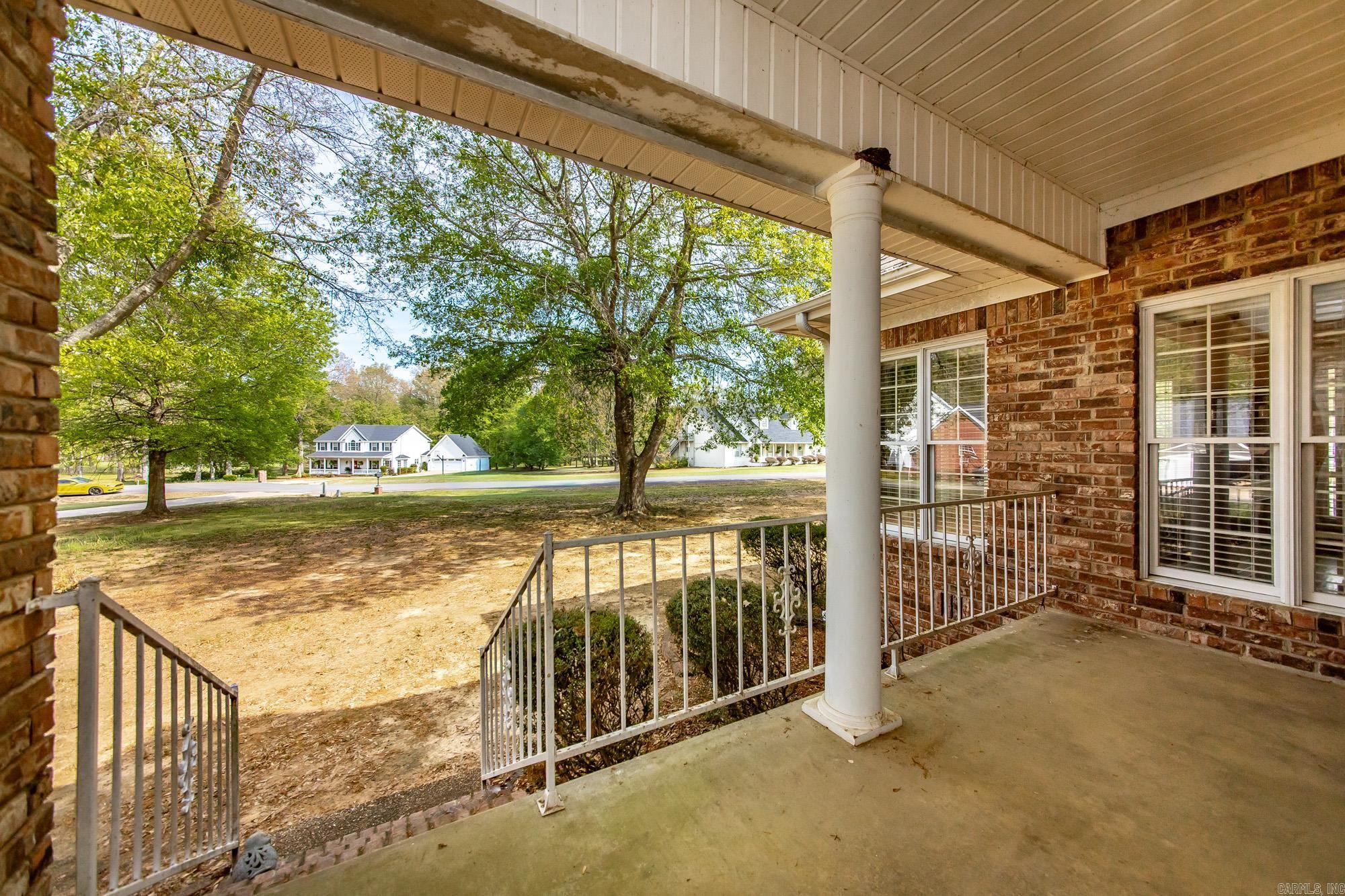 SHADY GROVE - Residential