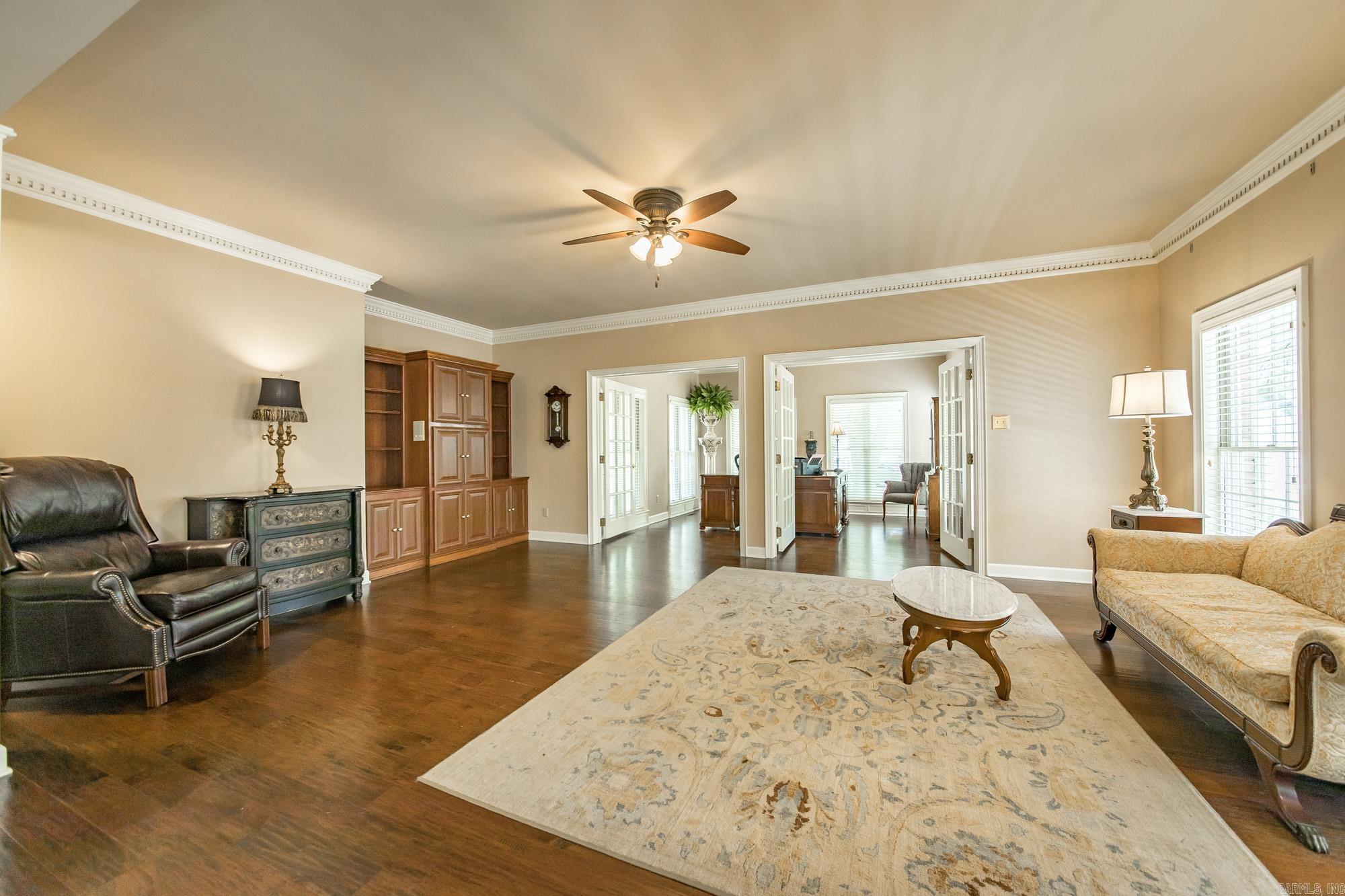 SHADY GROVE - Residential