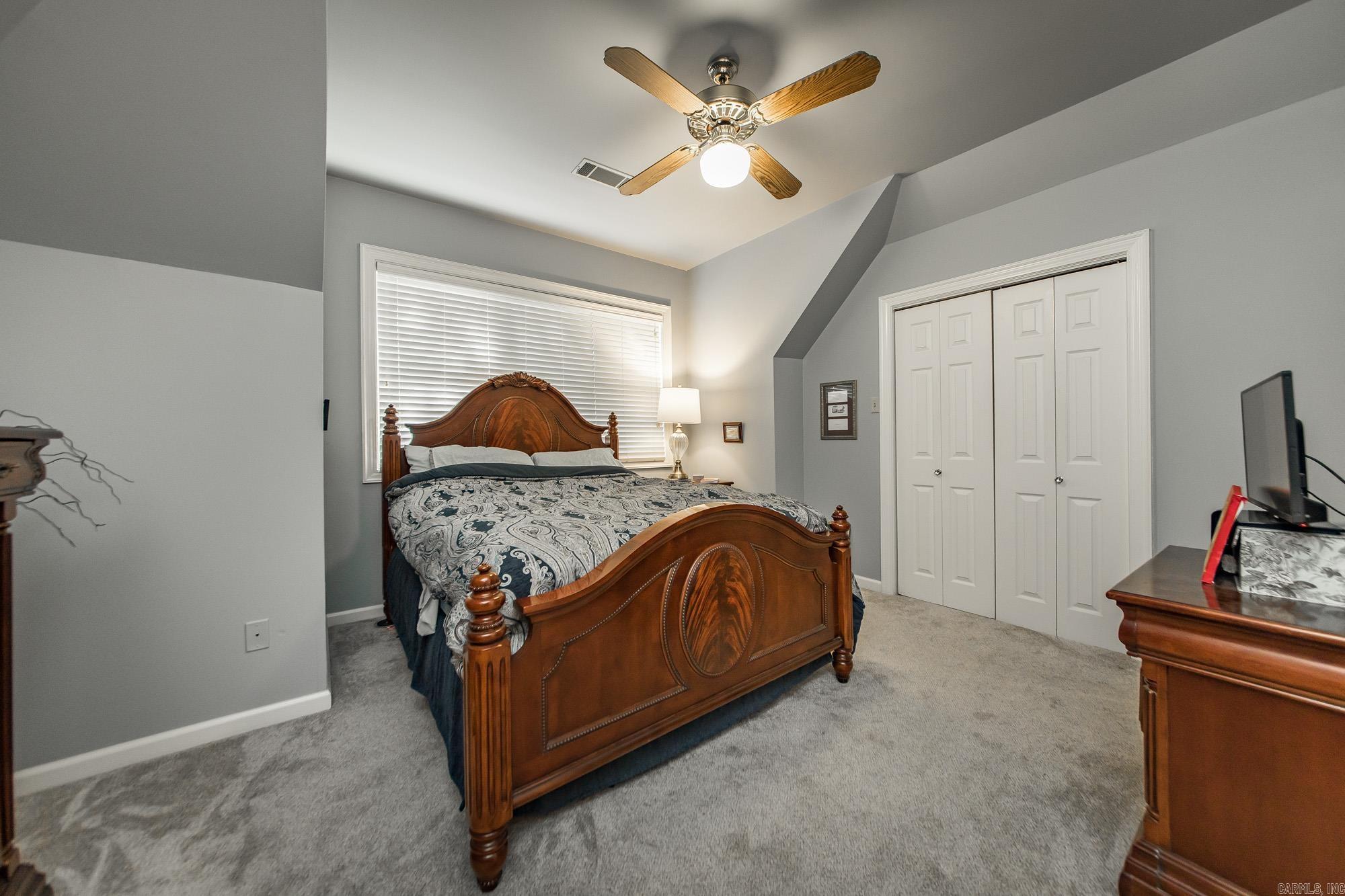 SHADY GROVE - Residential