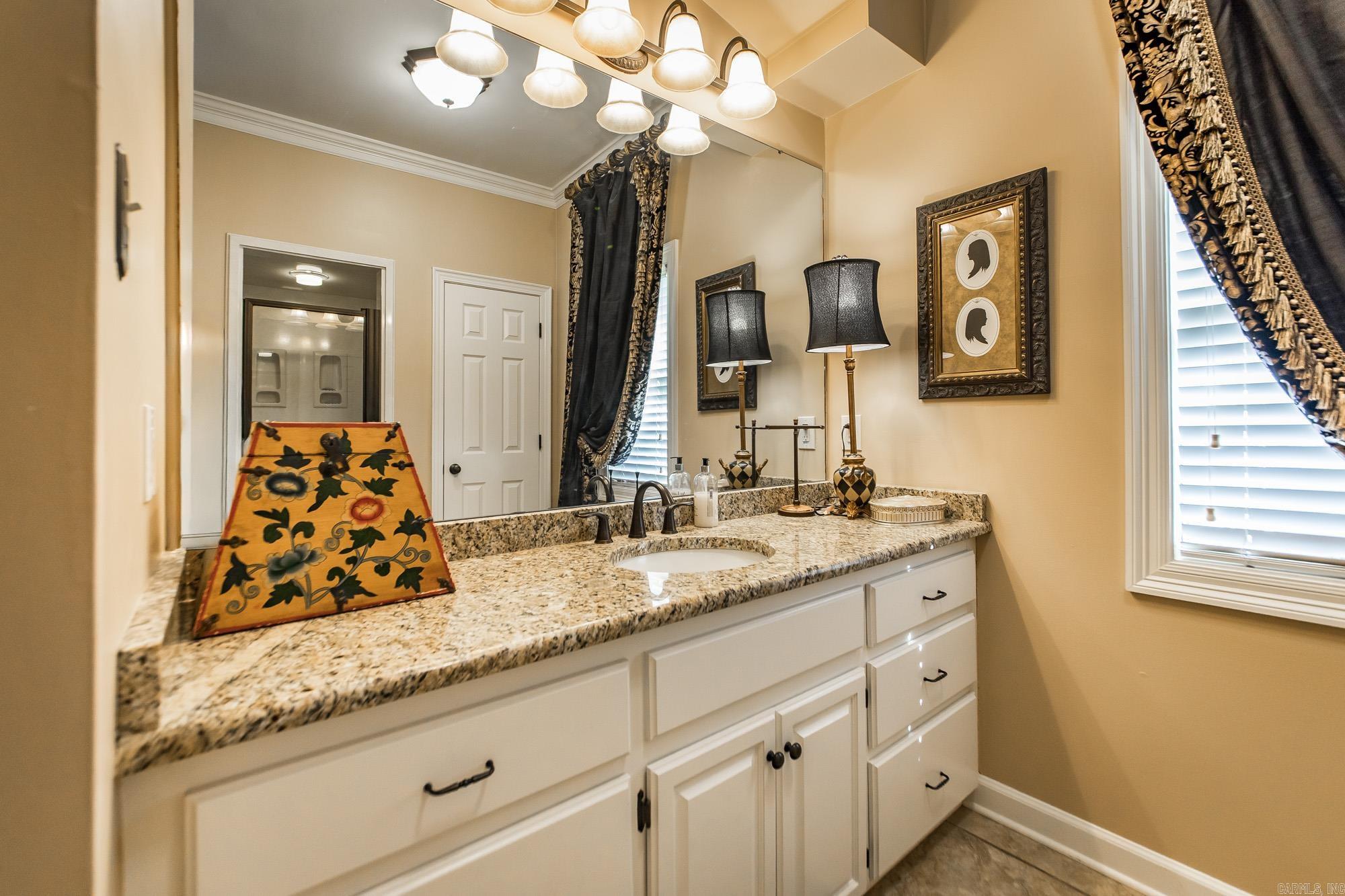 SHADY GROVE - Residential