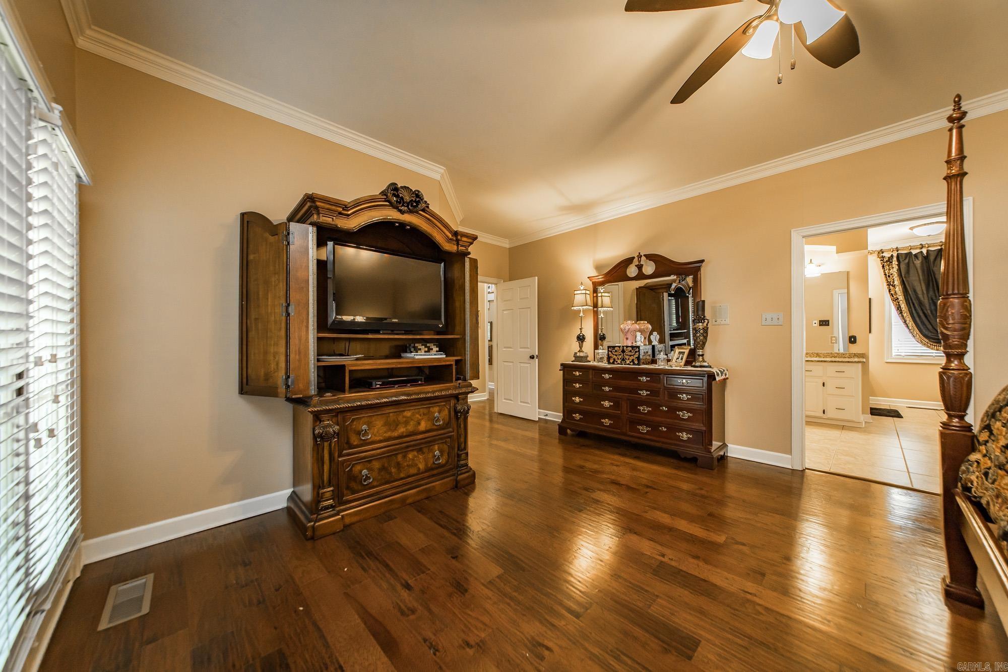 SHADY GROVE - Residential