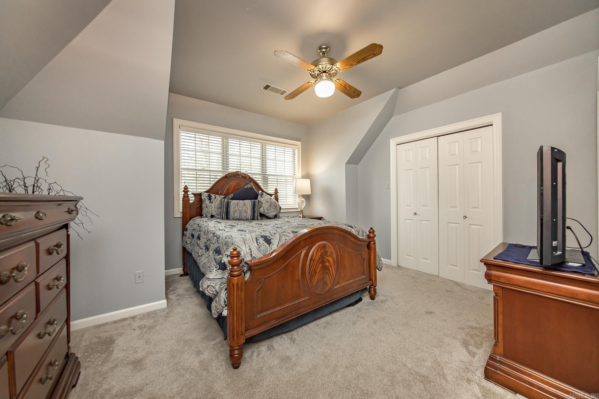 SHADY GROVE - Residential