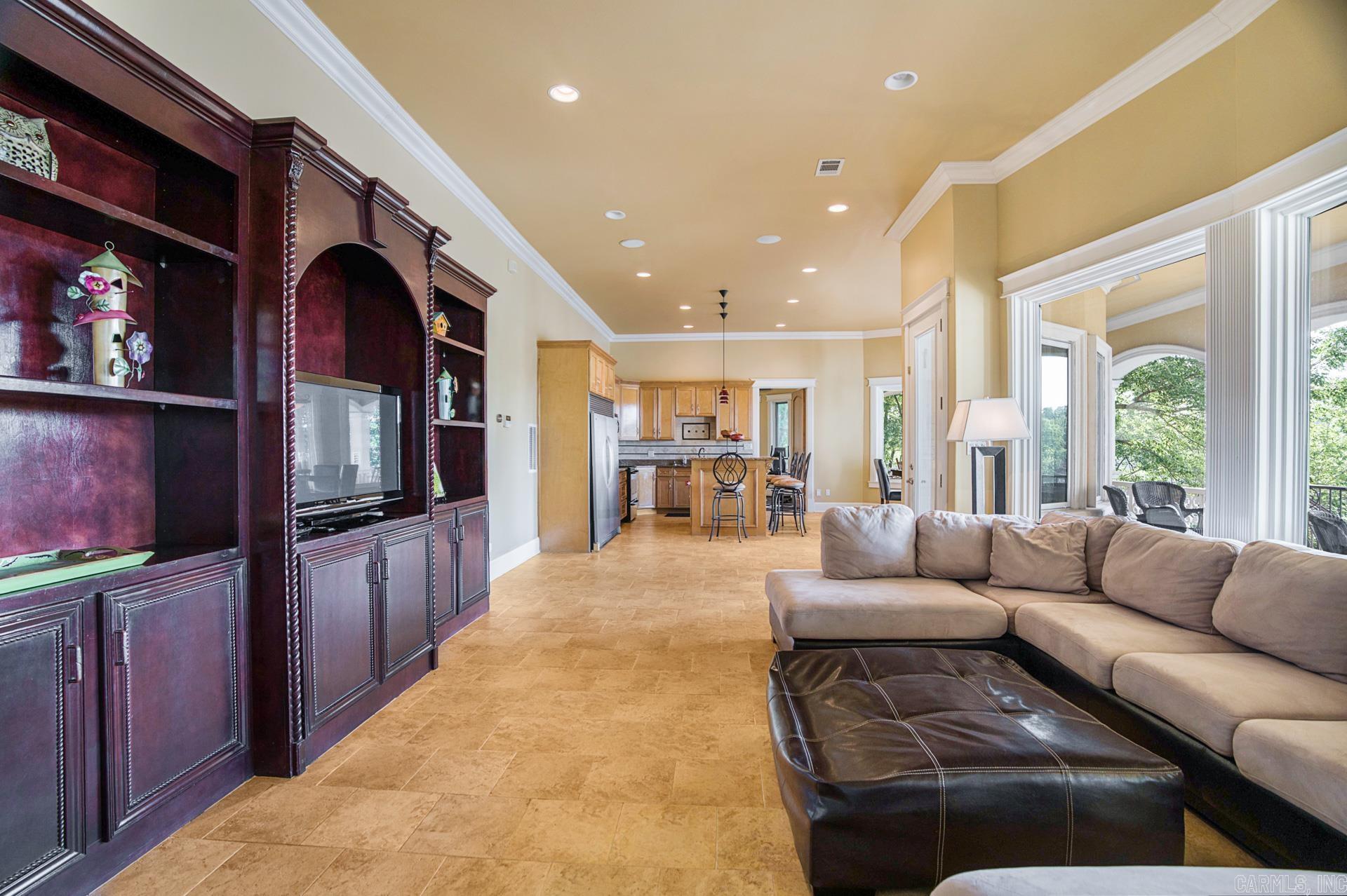 HUNTER HEIGHTS - Residential