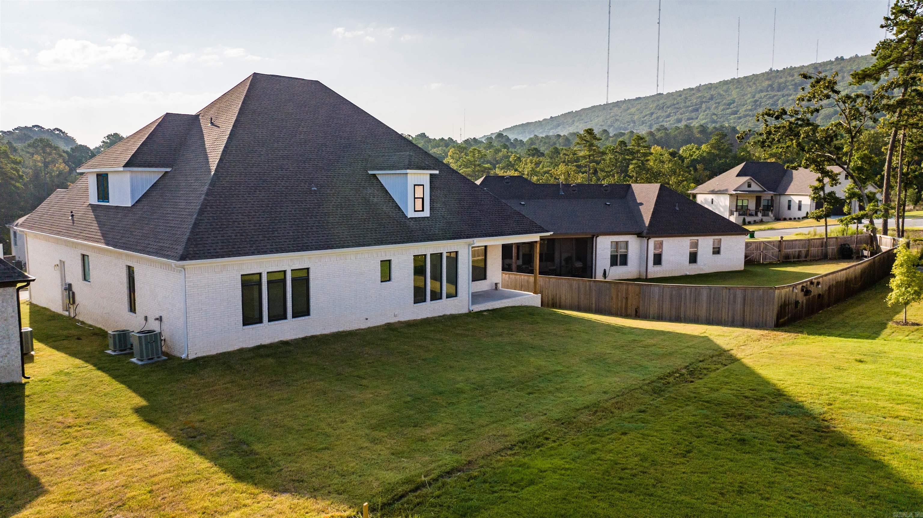 CHENAL VALLEY "CAUREL COURT" - Residential
