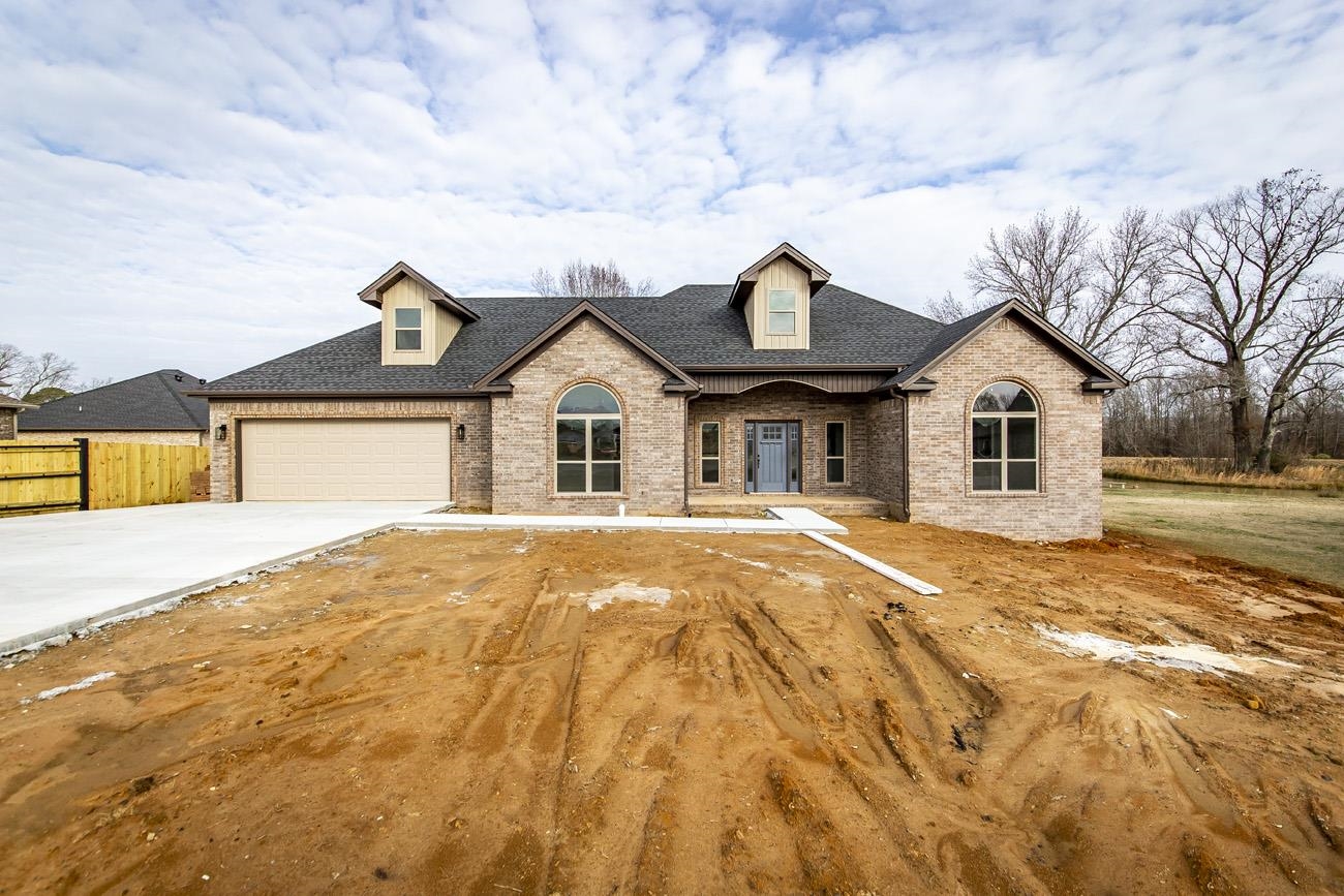 JAXON TERRACE - Residential