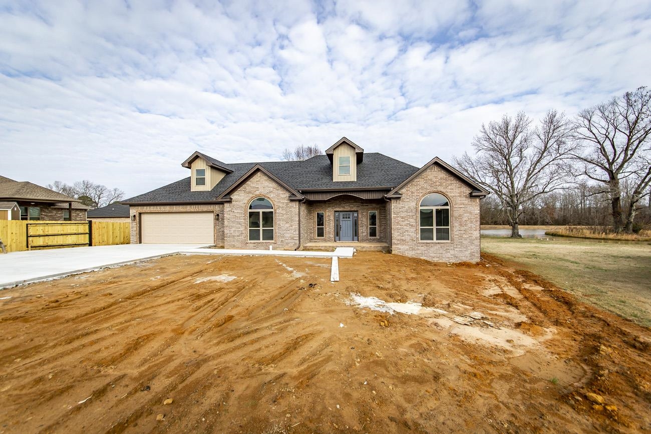 JAXON TERRACE - Residential