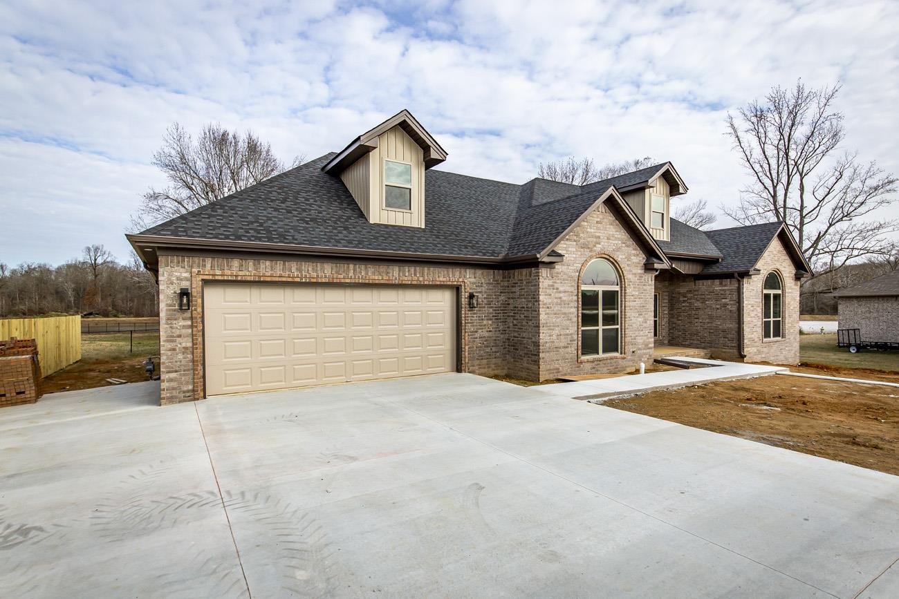 JAXON TERRACE - Residential