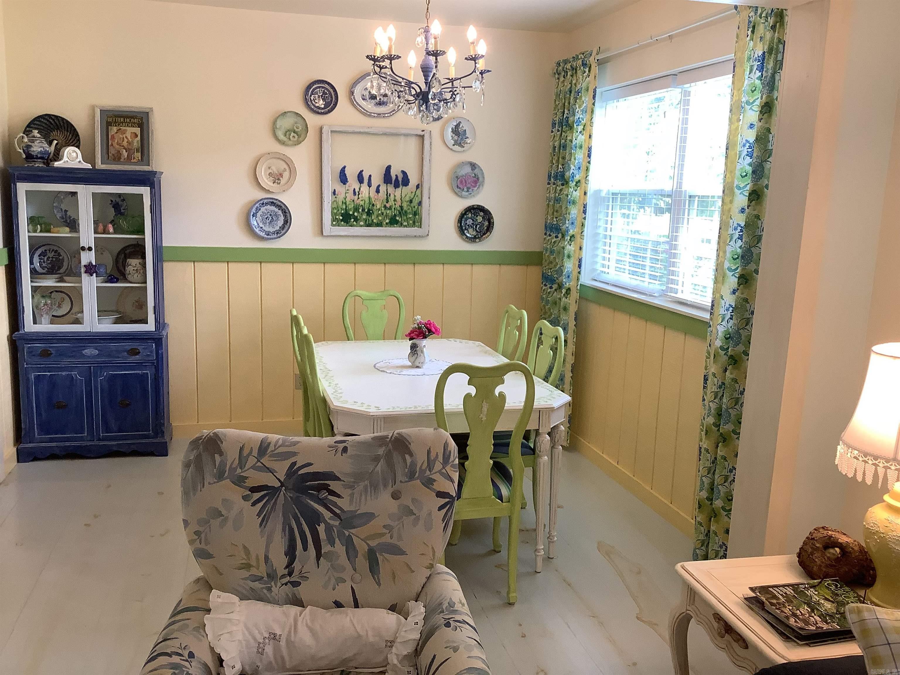 Leslie Original Town - Residential