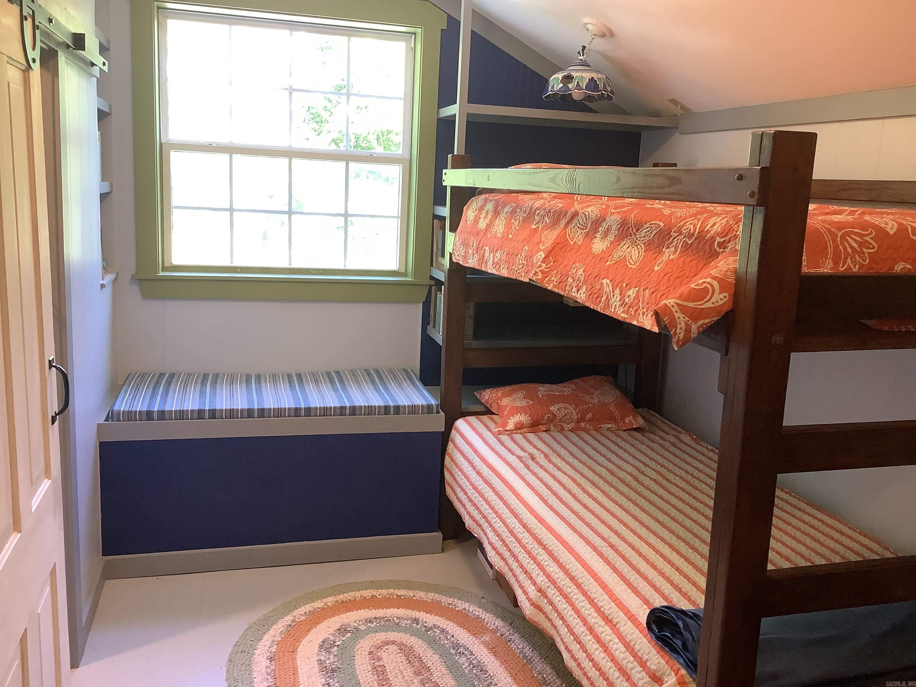 Leslie Original Town - Residential