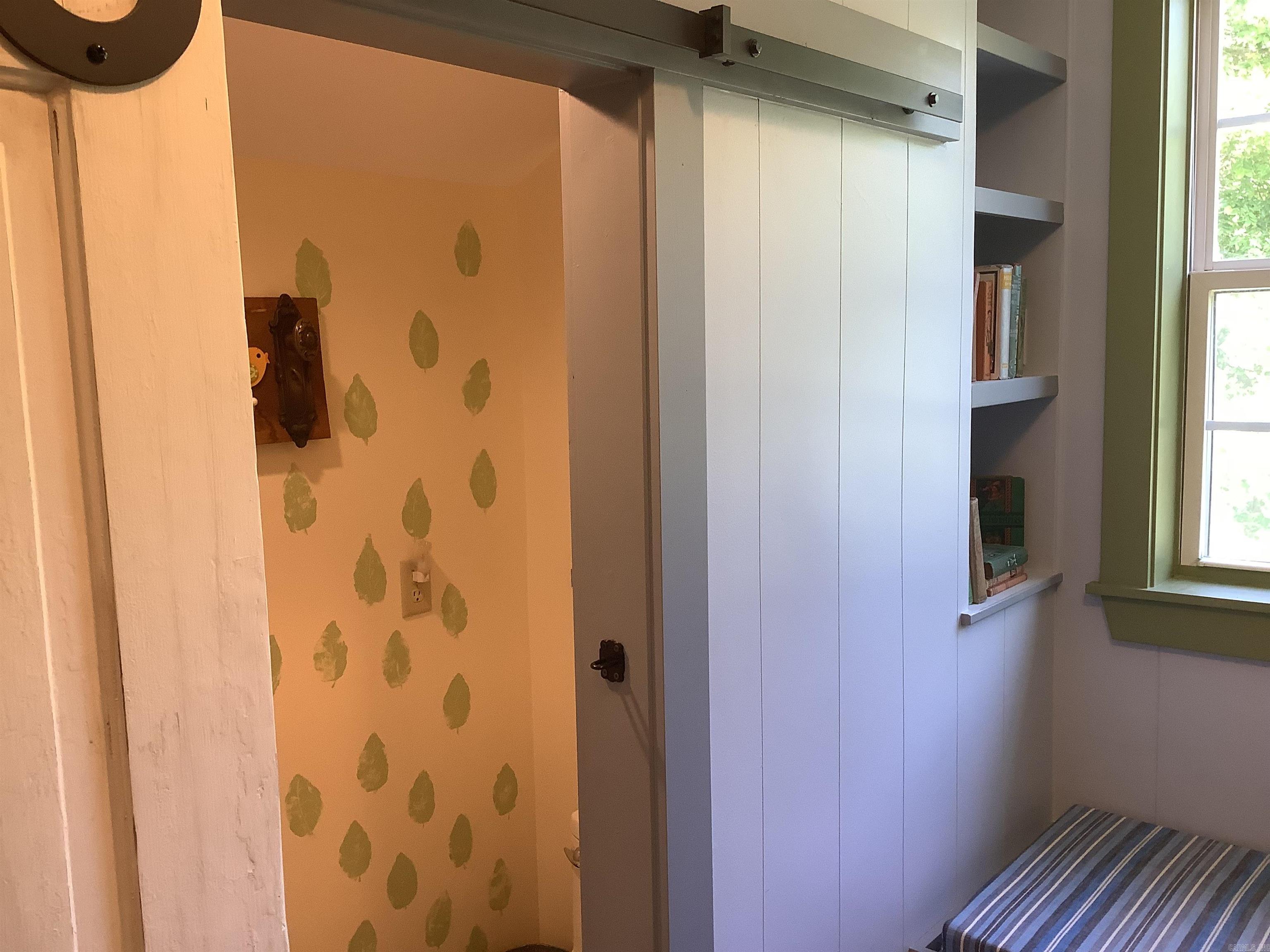 Leslie Original Town - Residential