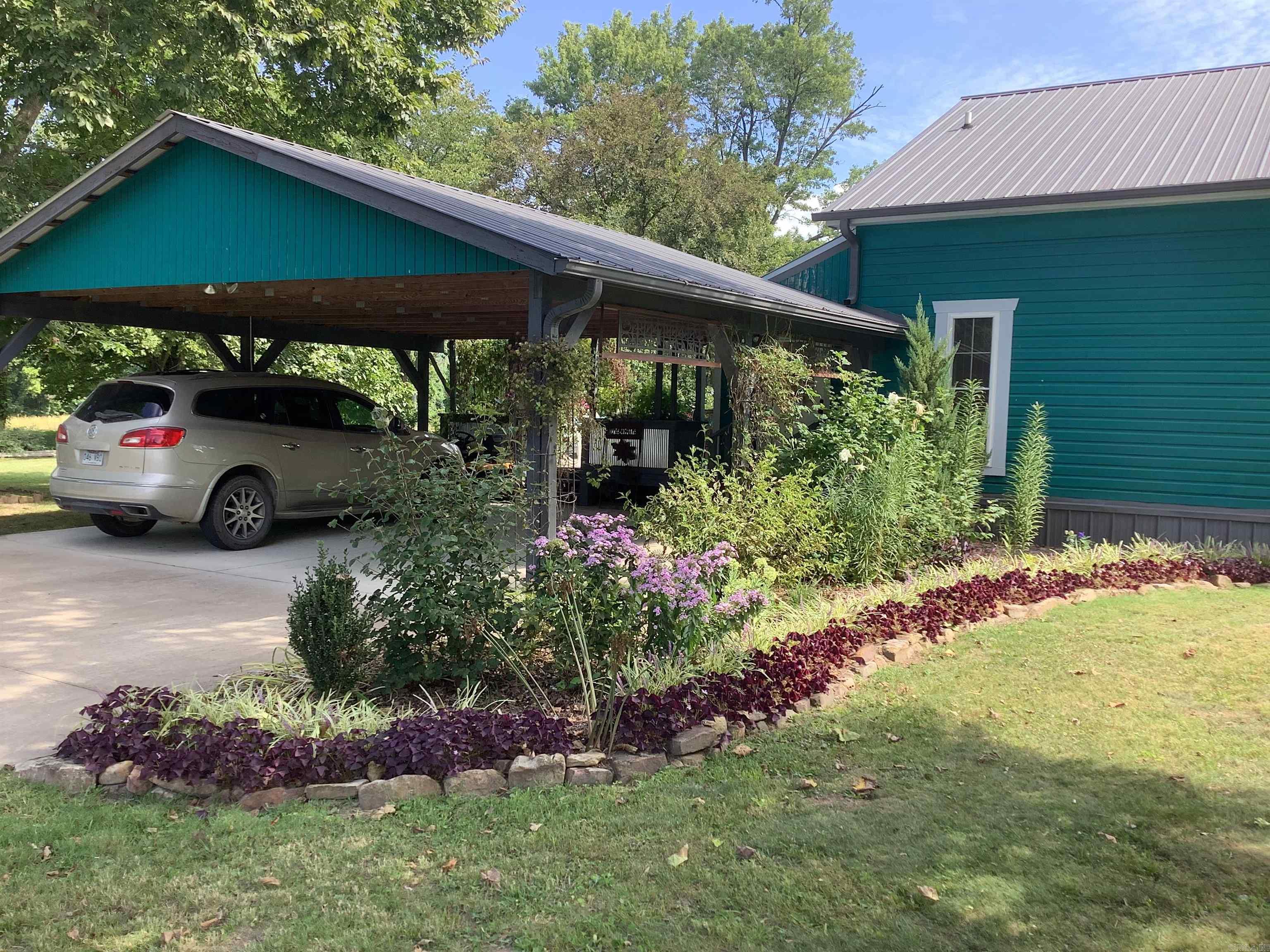 Leslie Original Town - Residential