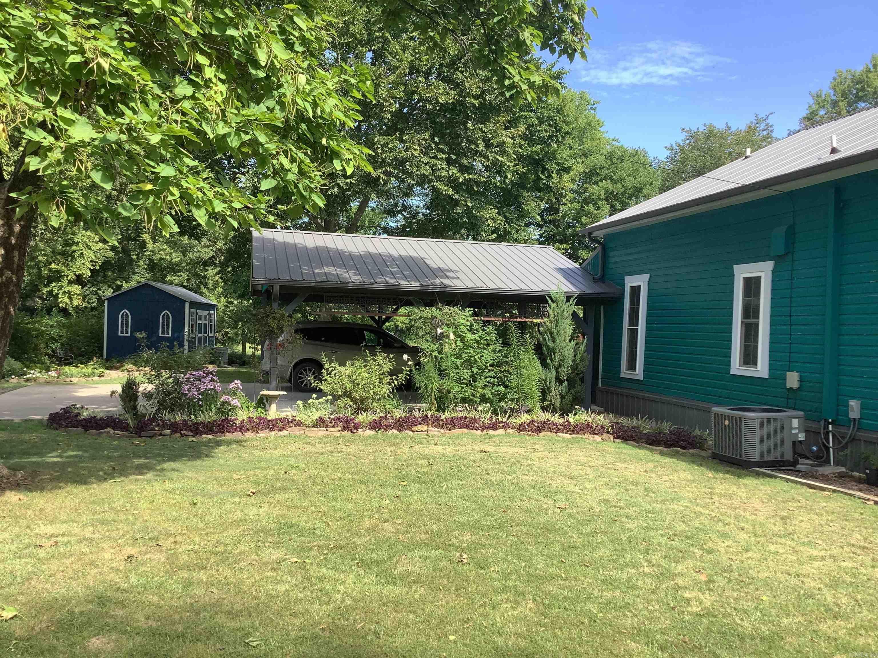 Leslie Original Town - Residential