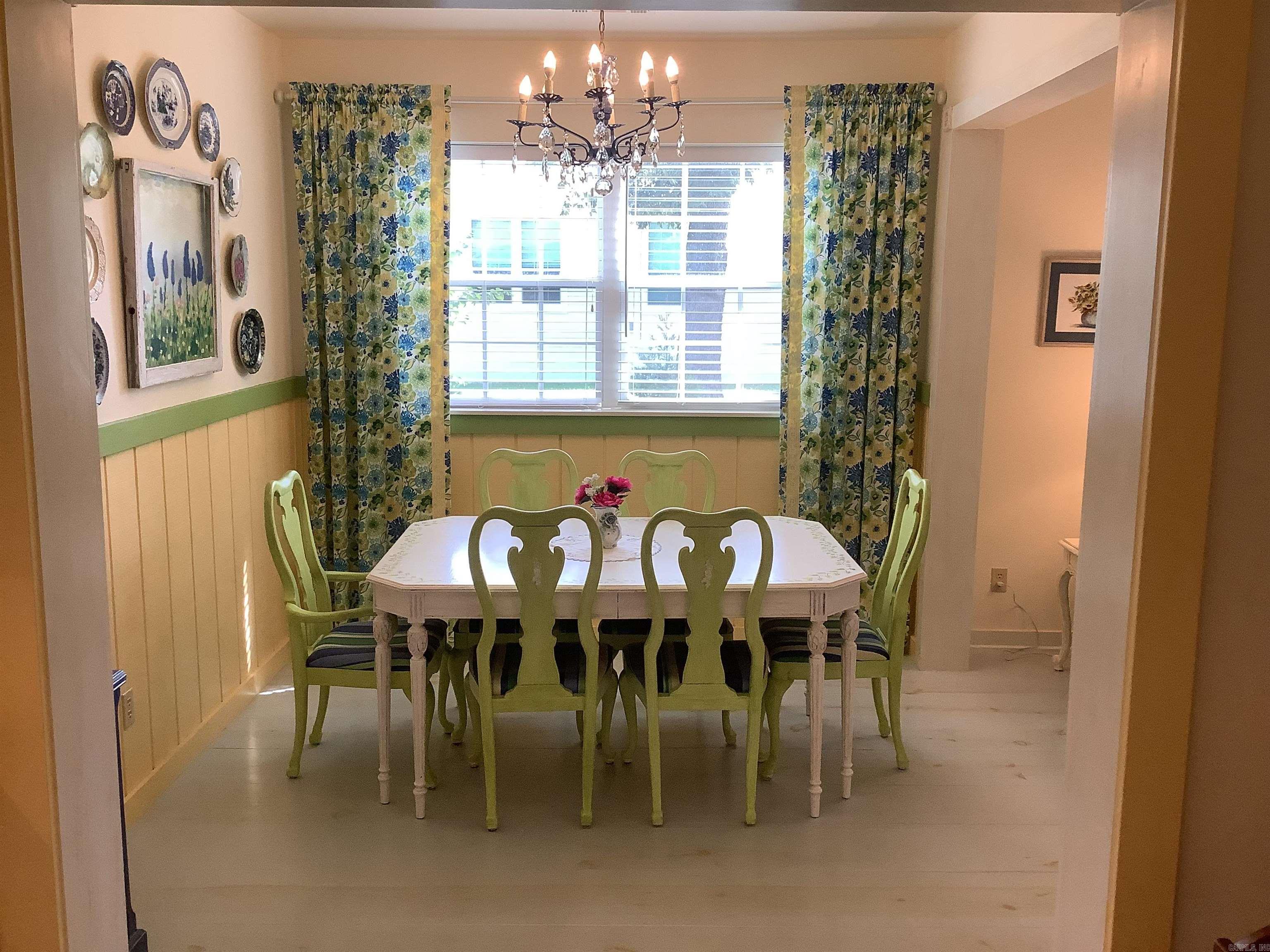 Leslie Original Town - Residential