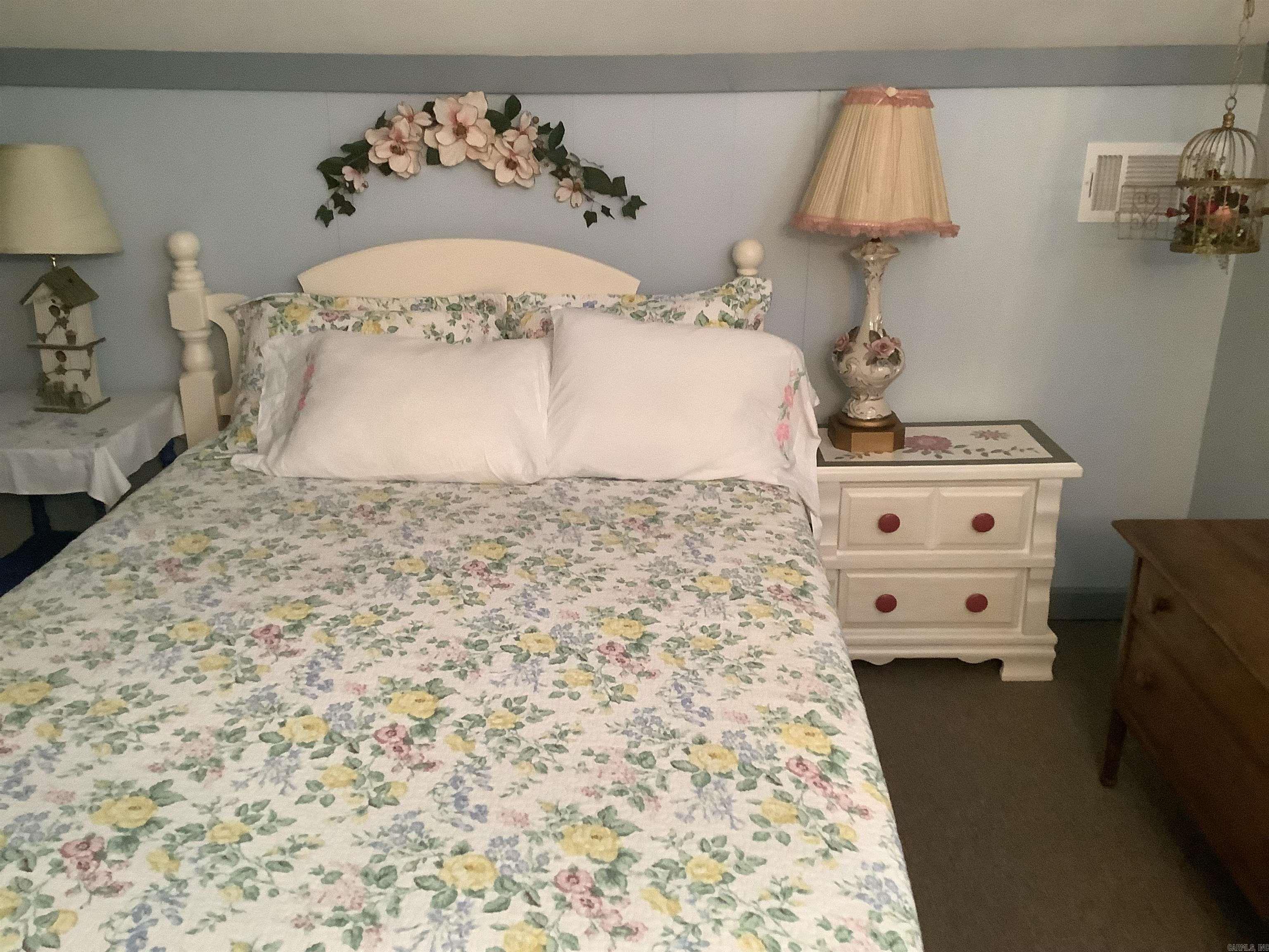 Leslie Original Town - Residential