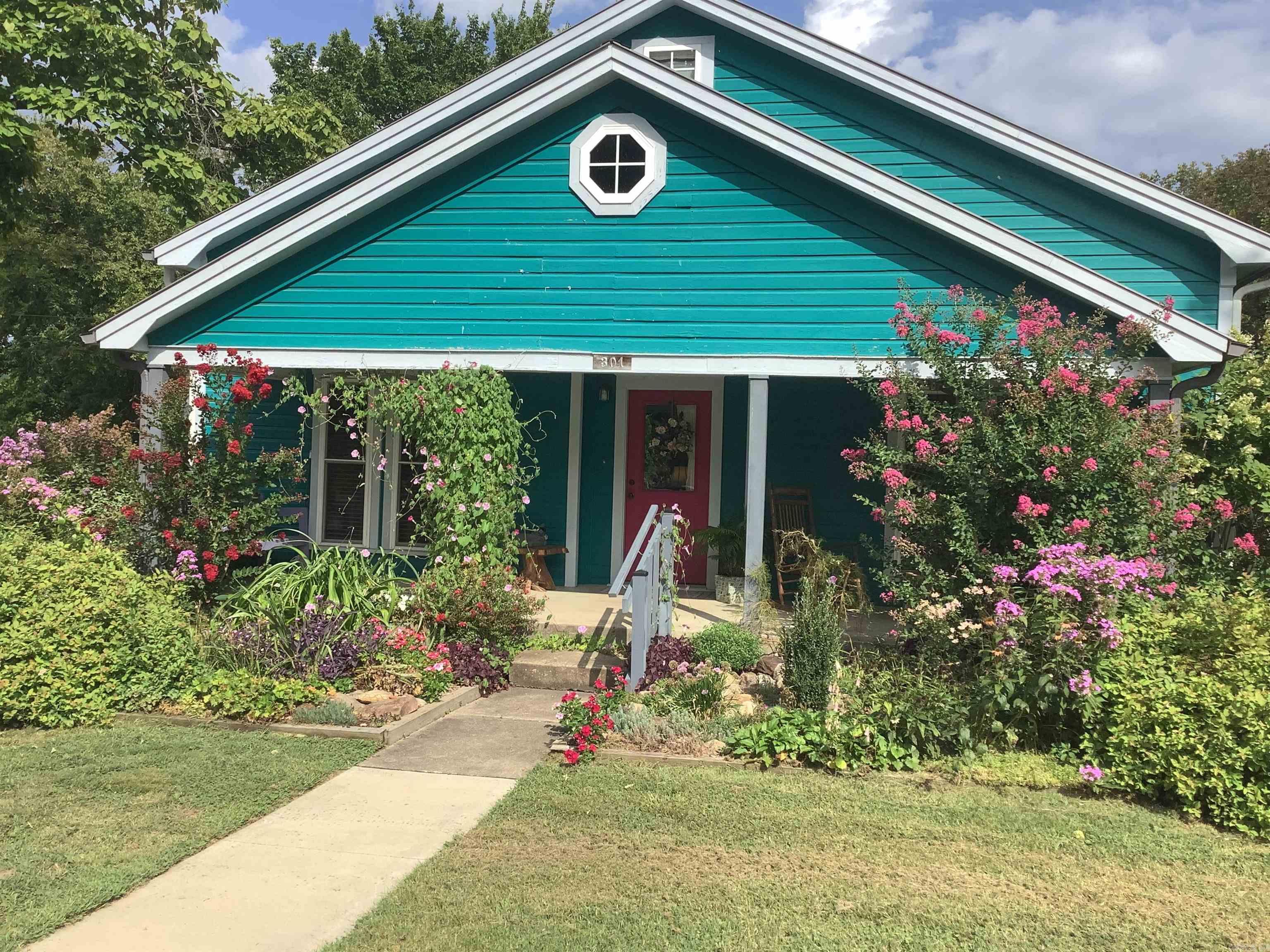 Leslie Original Town - Residential