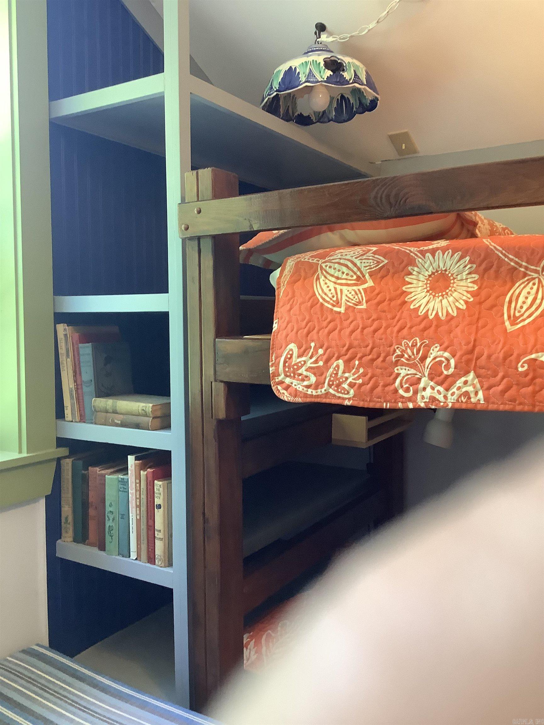 Leslie Original Town - Residential