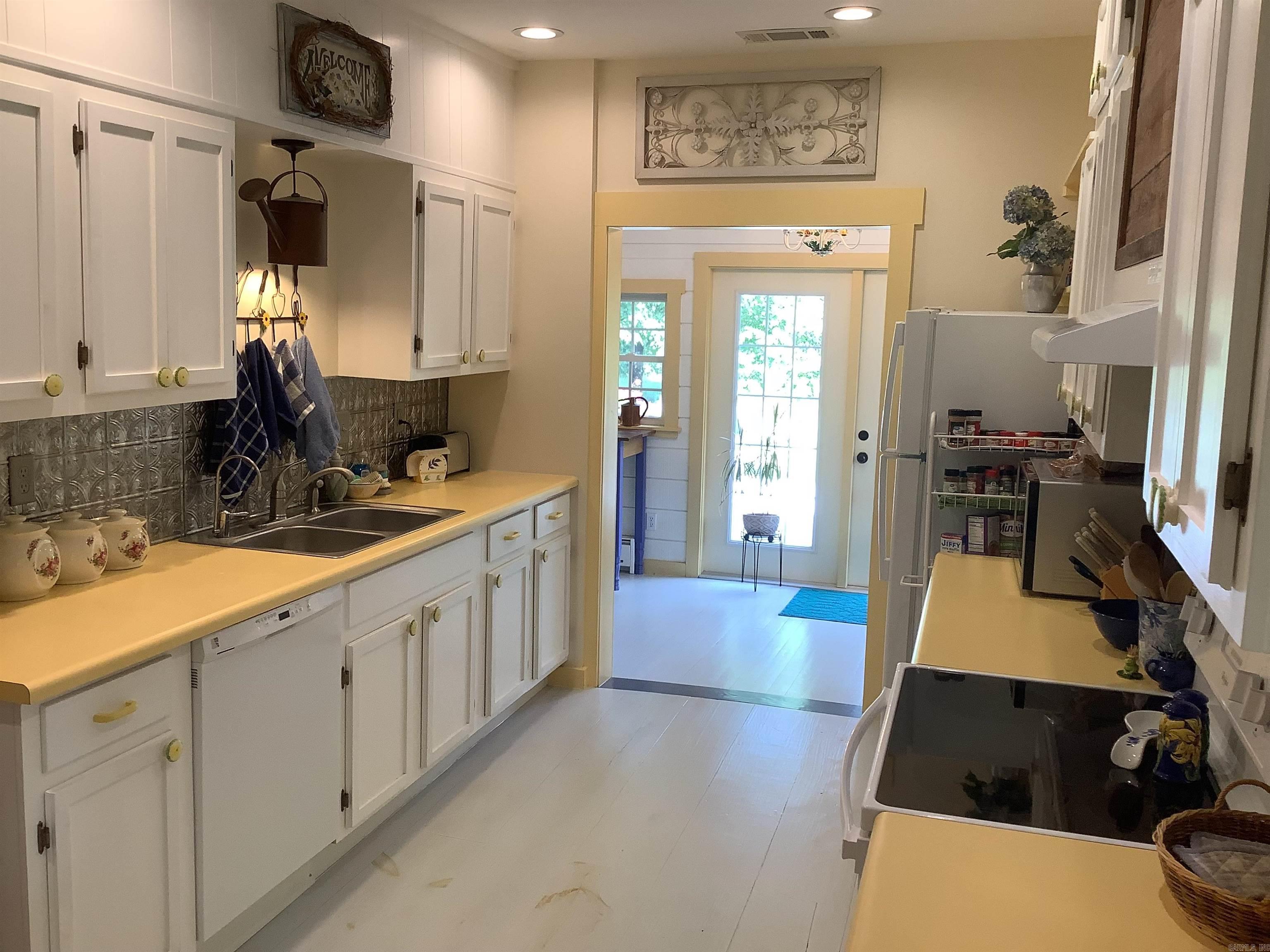 Leslie Original Town - Residential