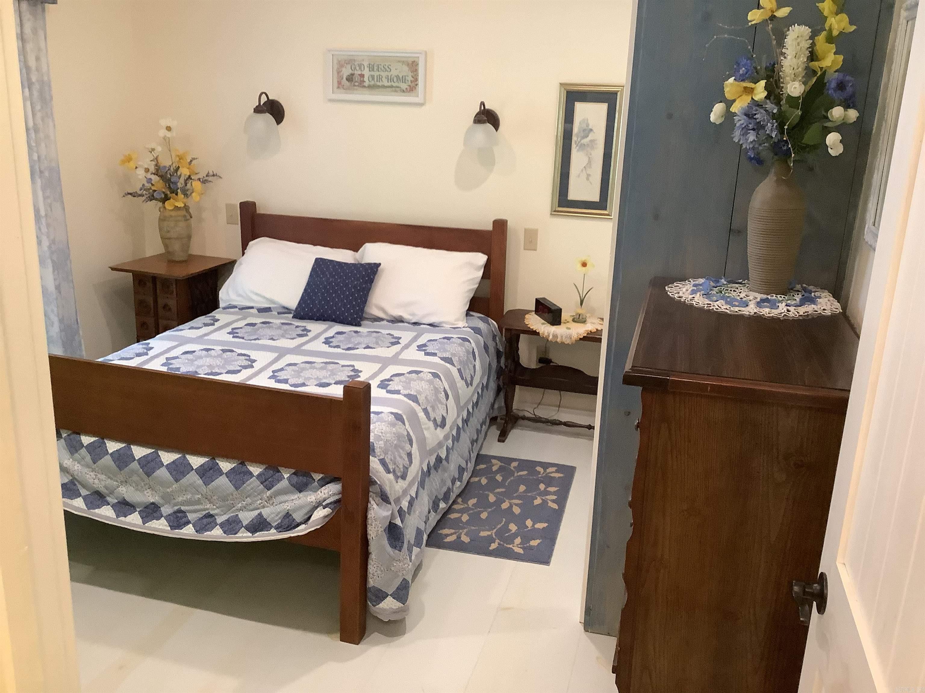 Leslie Original Town - Residential