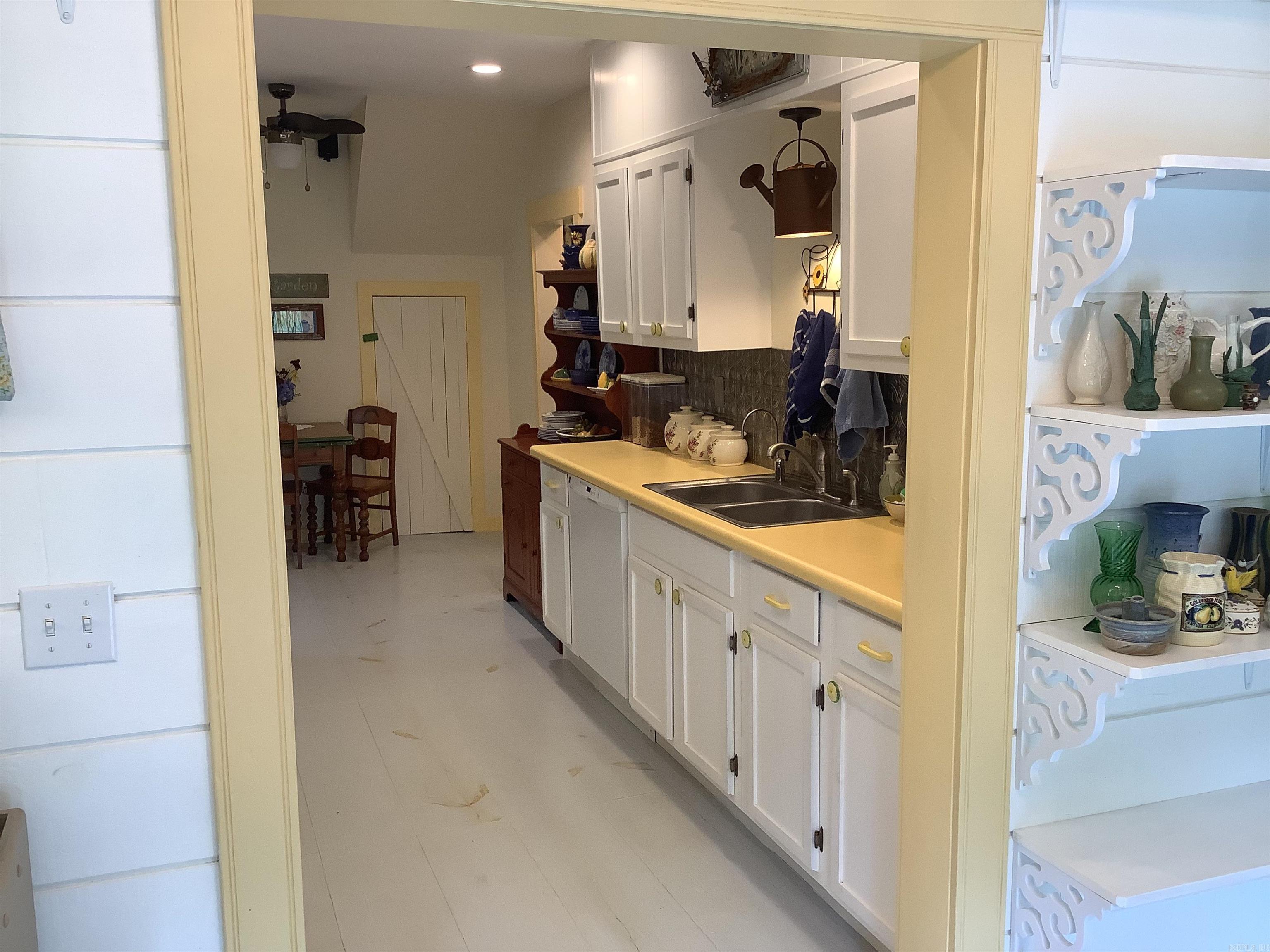 Leslie Original Town - Residential