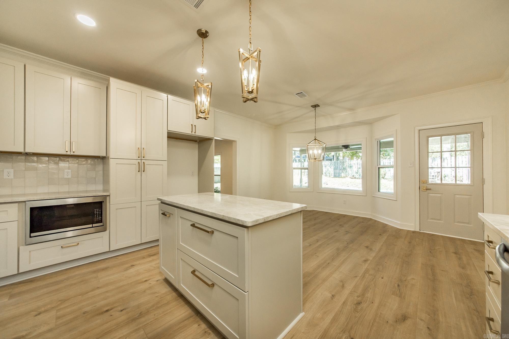 COUNTRY CLUB VILLAS - Residential